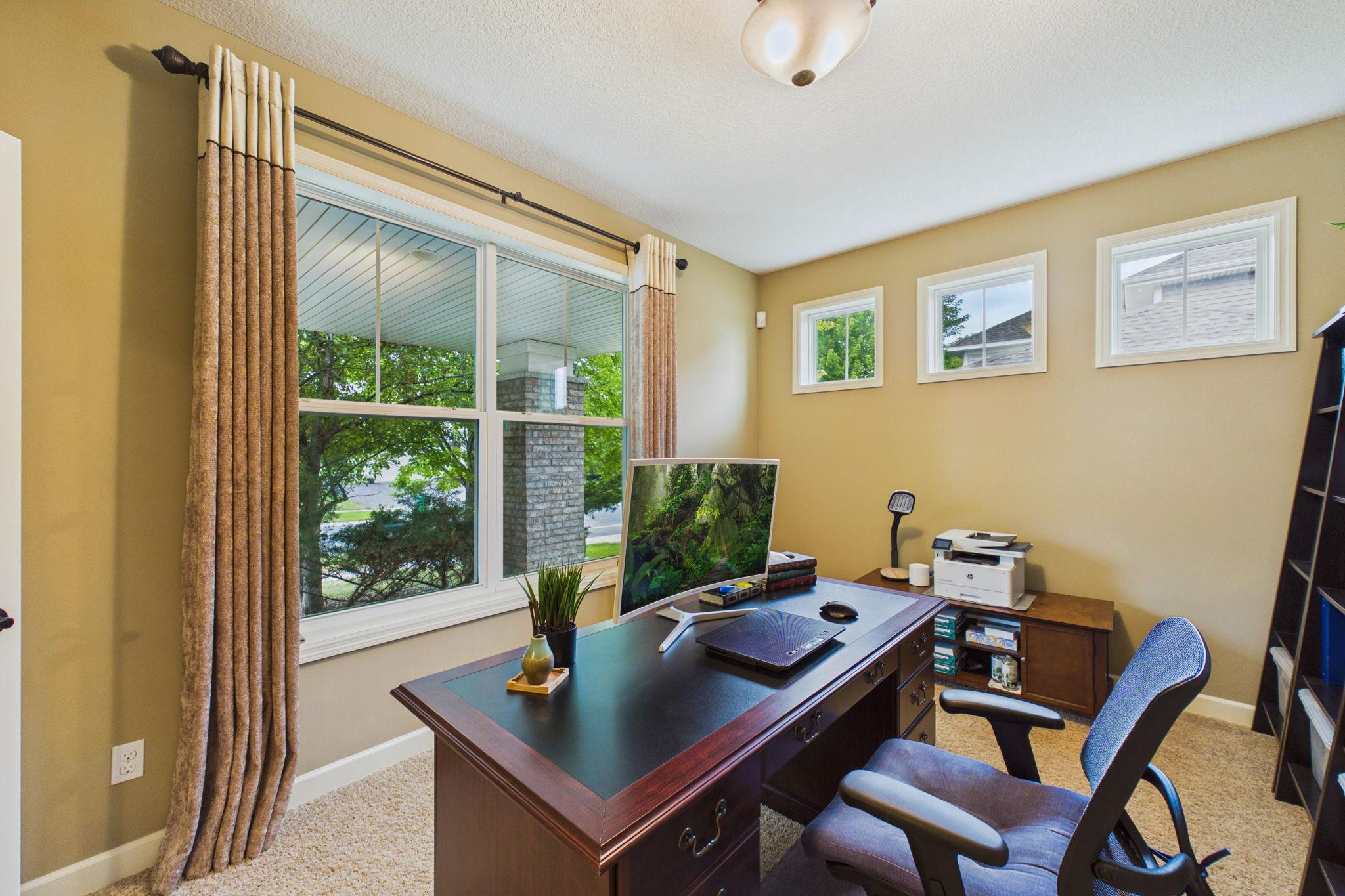 6276 Peony Lane N Property Photo 16