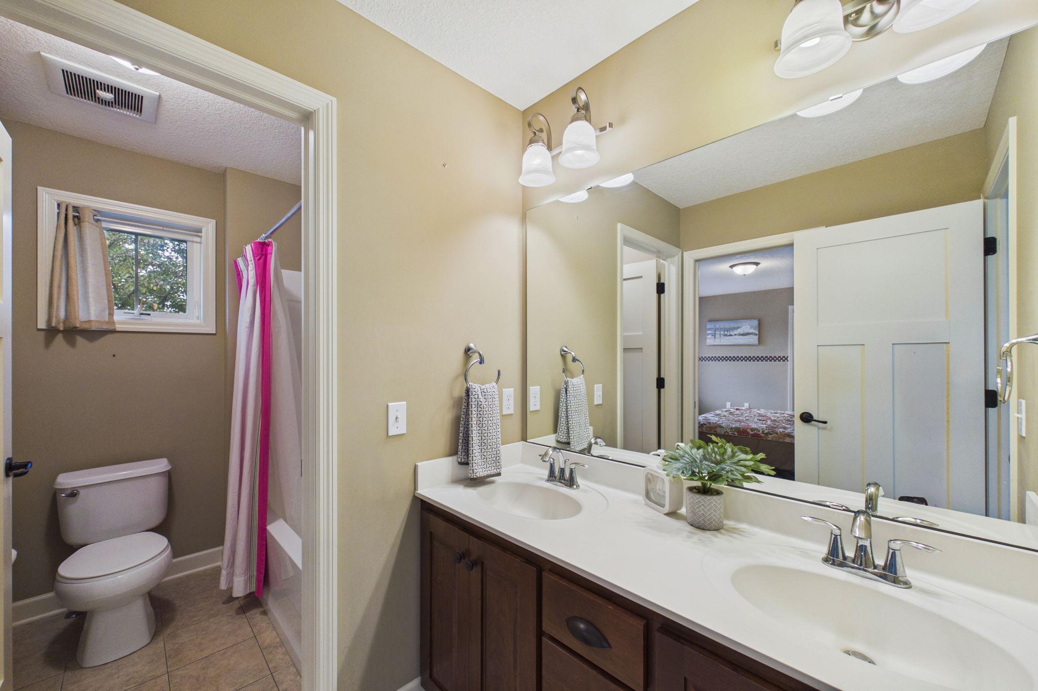 6276 Peony Lane N Property Photo 30
