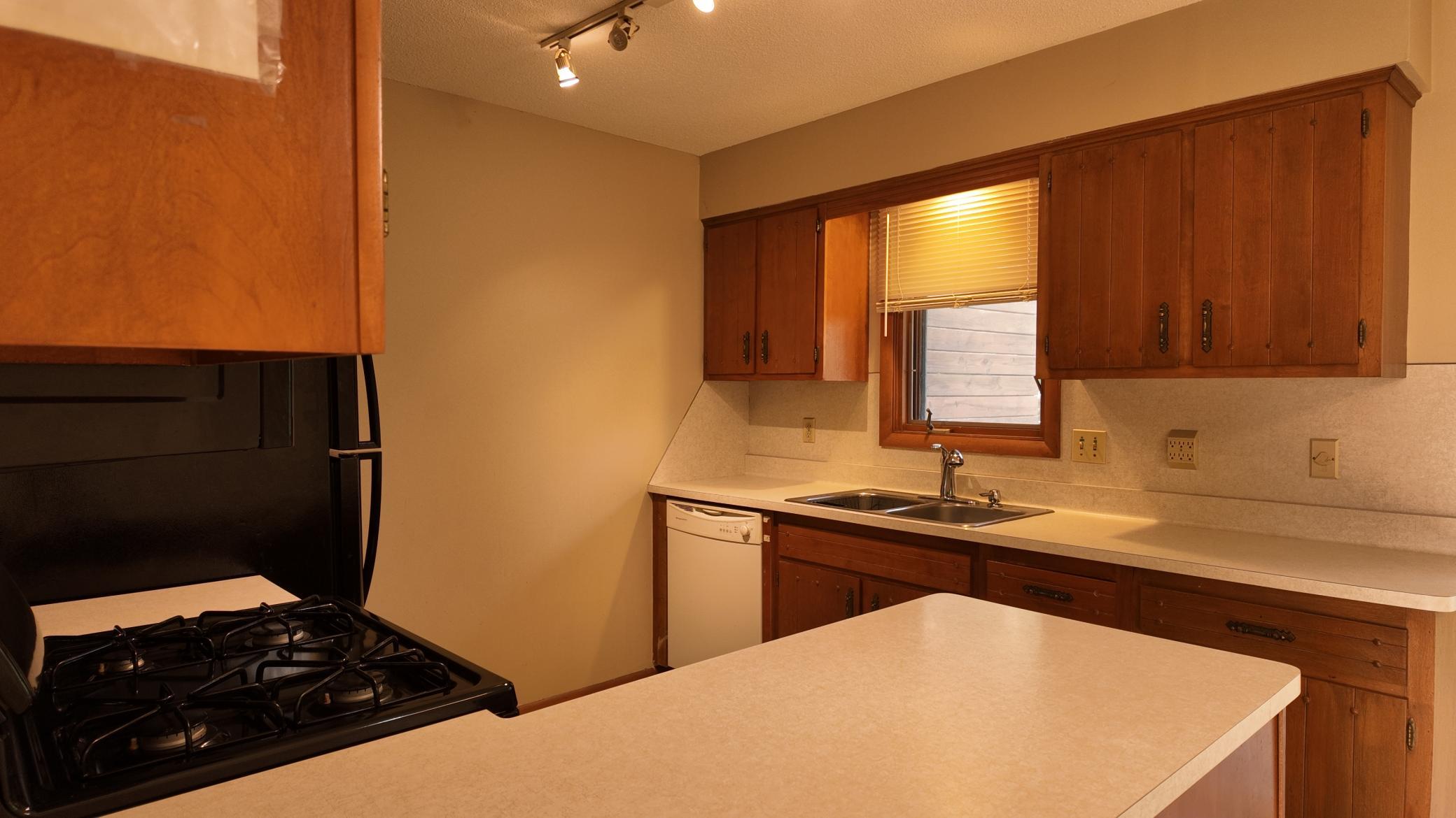 8833 Queen Avenue S Property Photo 4
