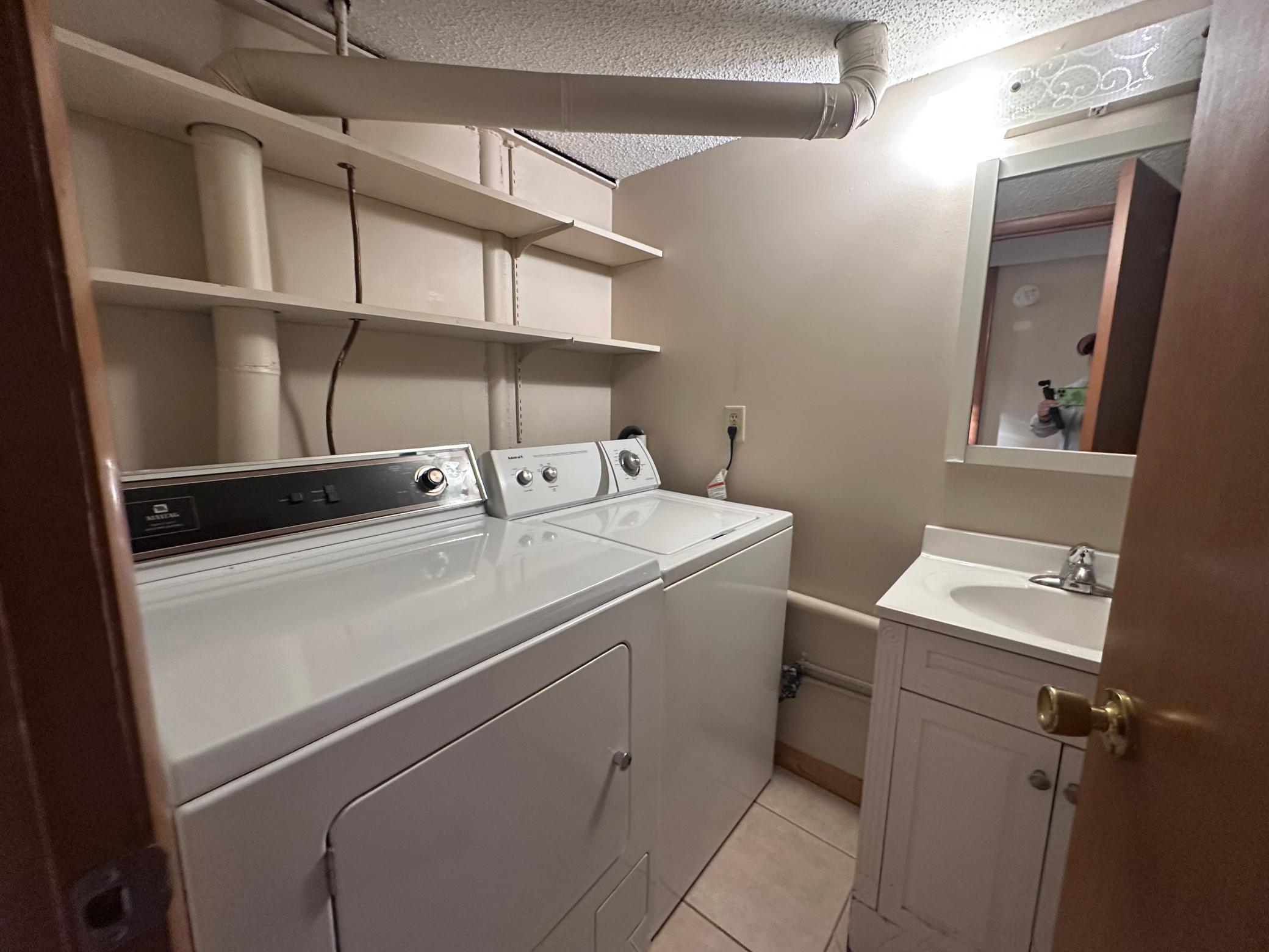 8833 Queen Avenue S Property Photo 10
