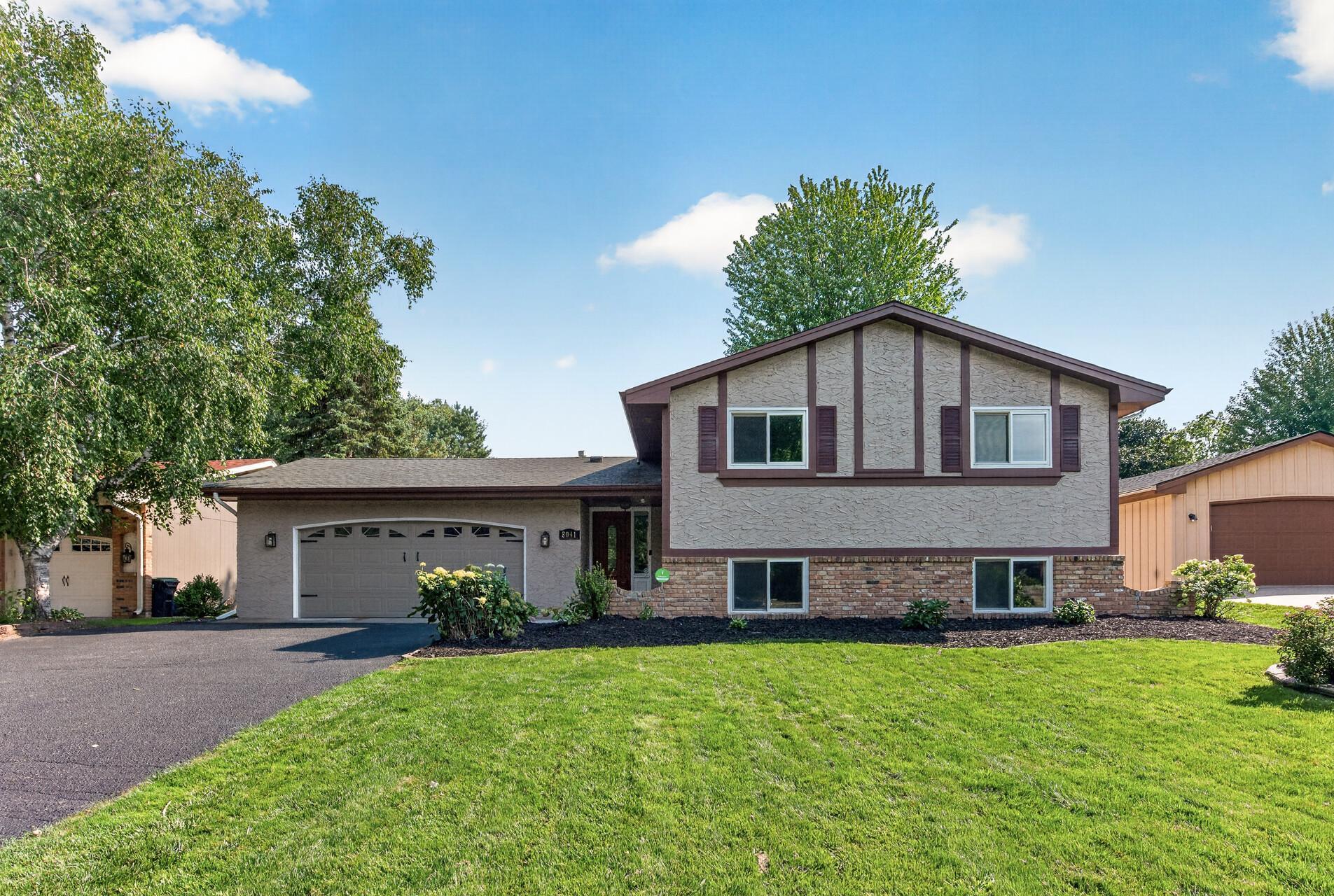 8041 60 1/2 Avenue N Property Photo 1