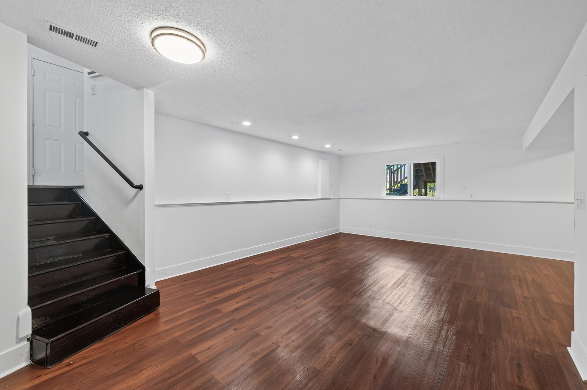 8041 60 1/2 Avenue N Property Photo 15
