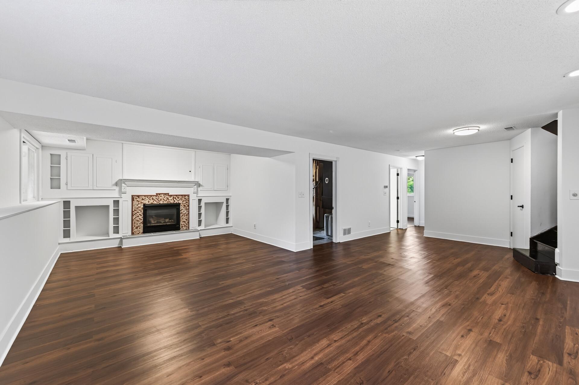 8041 60 1/2 Avenue N Property Photo 16