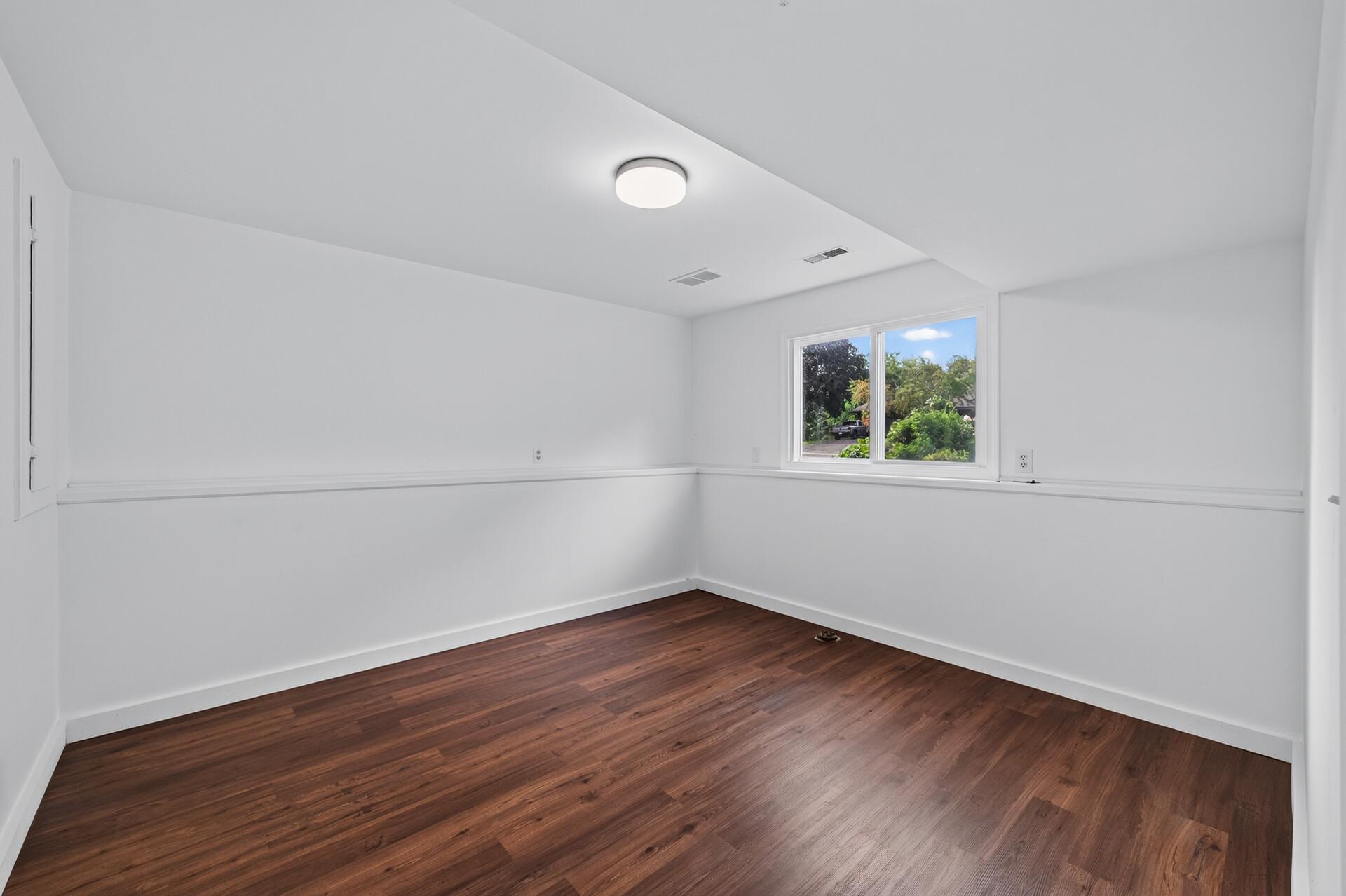 8041 60 1/2 Avenue N Property Photo 21