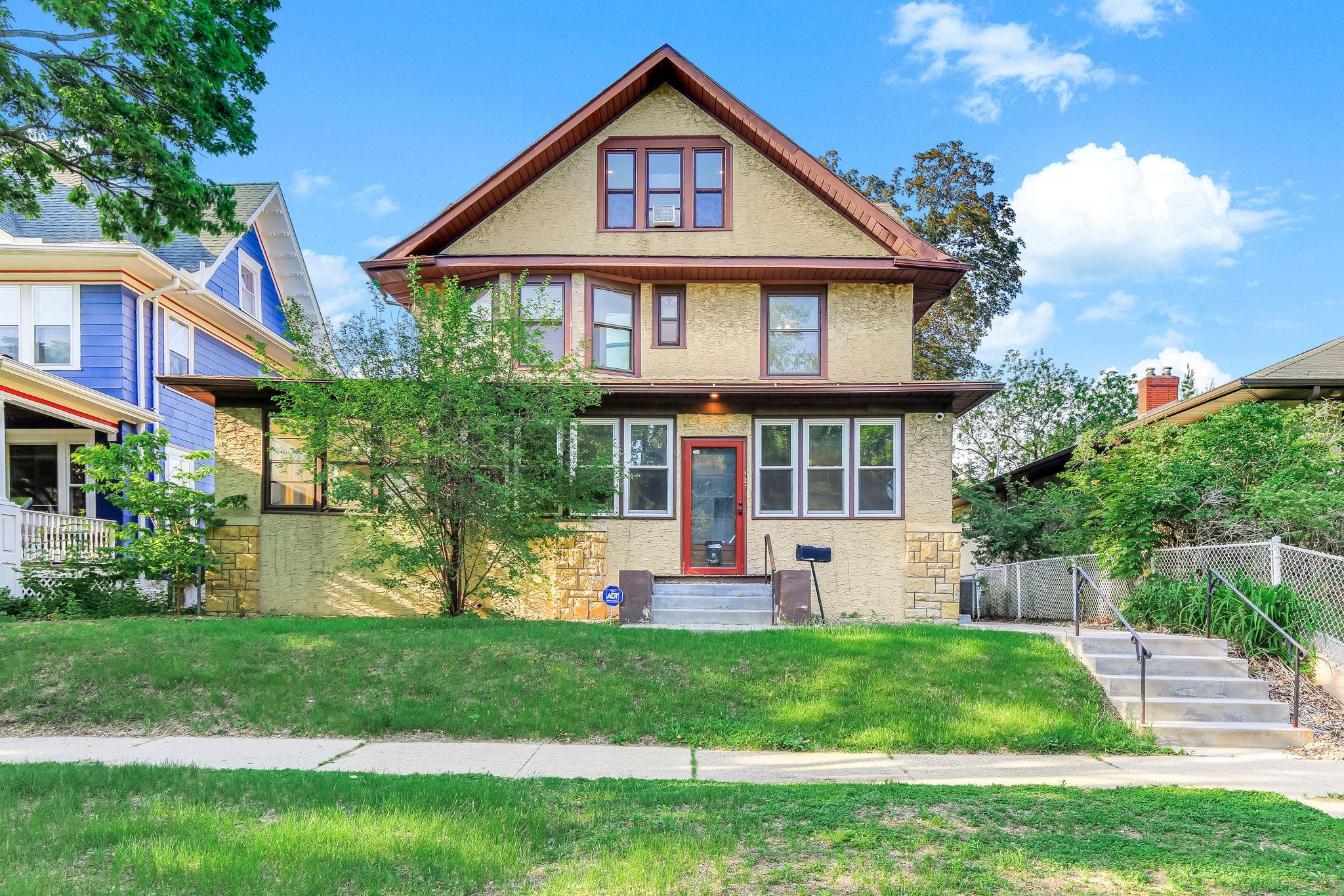852 Ashland Avenue Property Photo 2