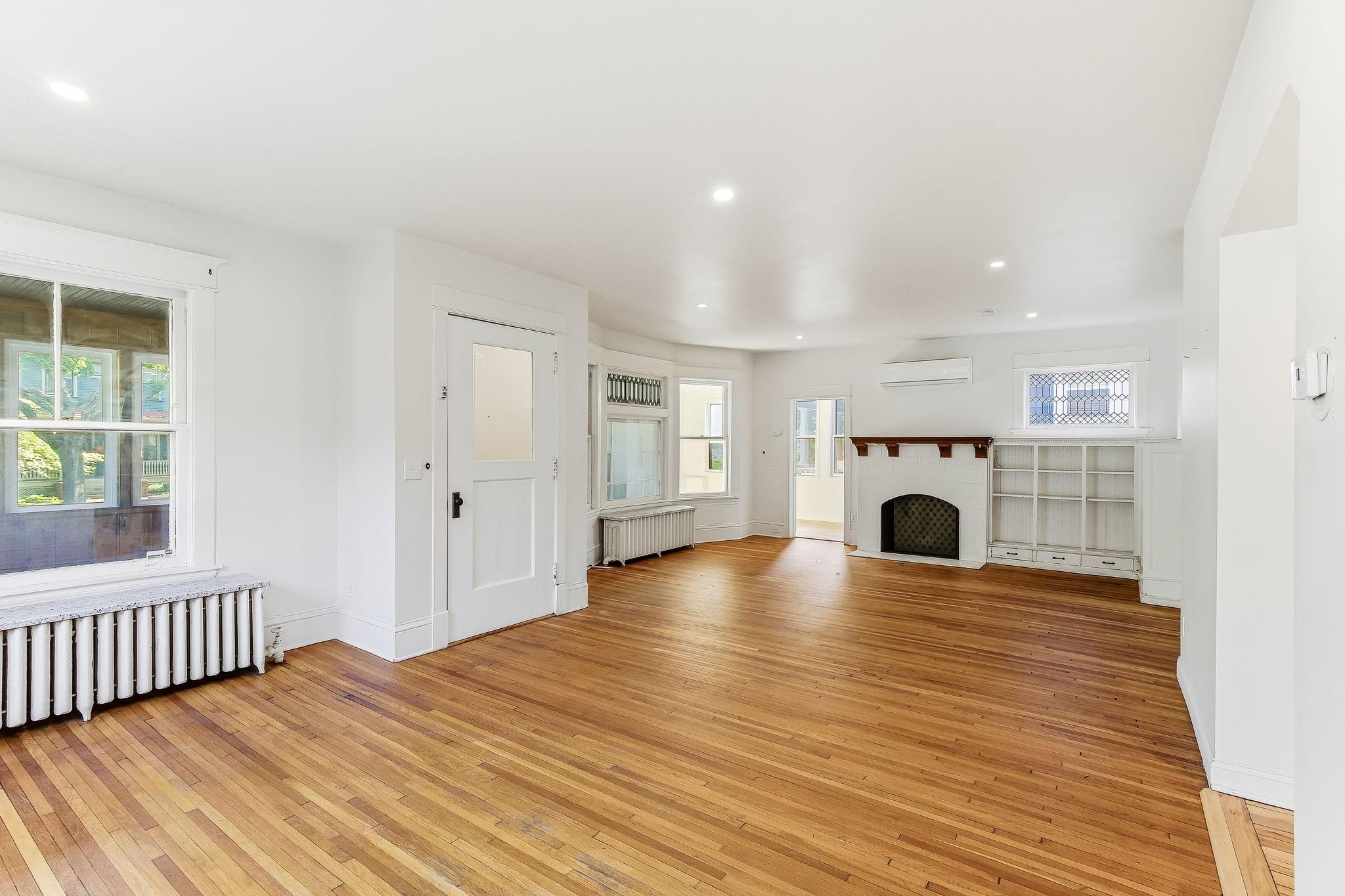 852 Ashland Avenue Property Photo 7