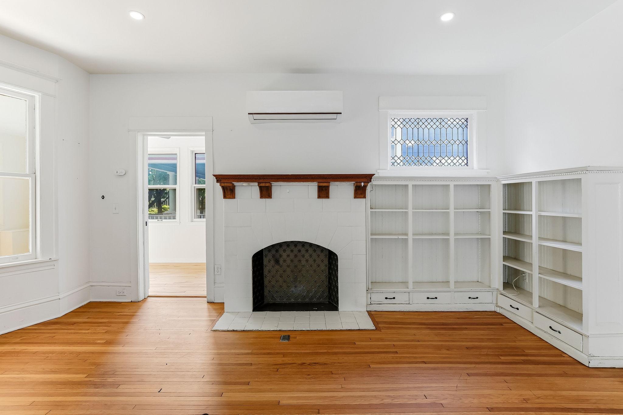 852 Ashland Avenue Property Photo 8