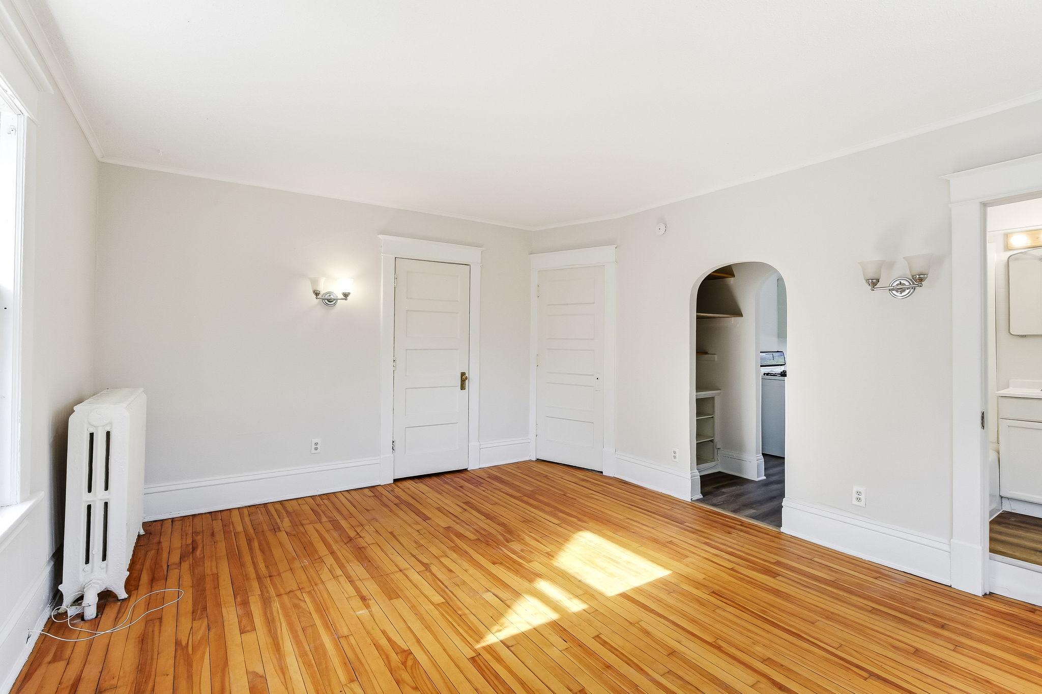 852 Ashland Avenue Property Photo 18