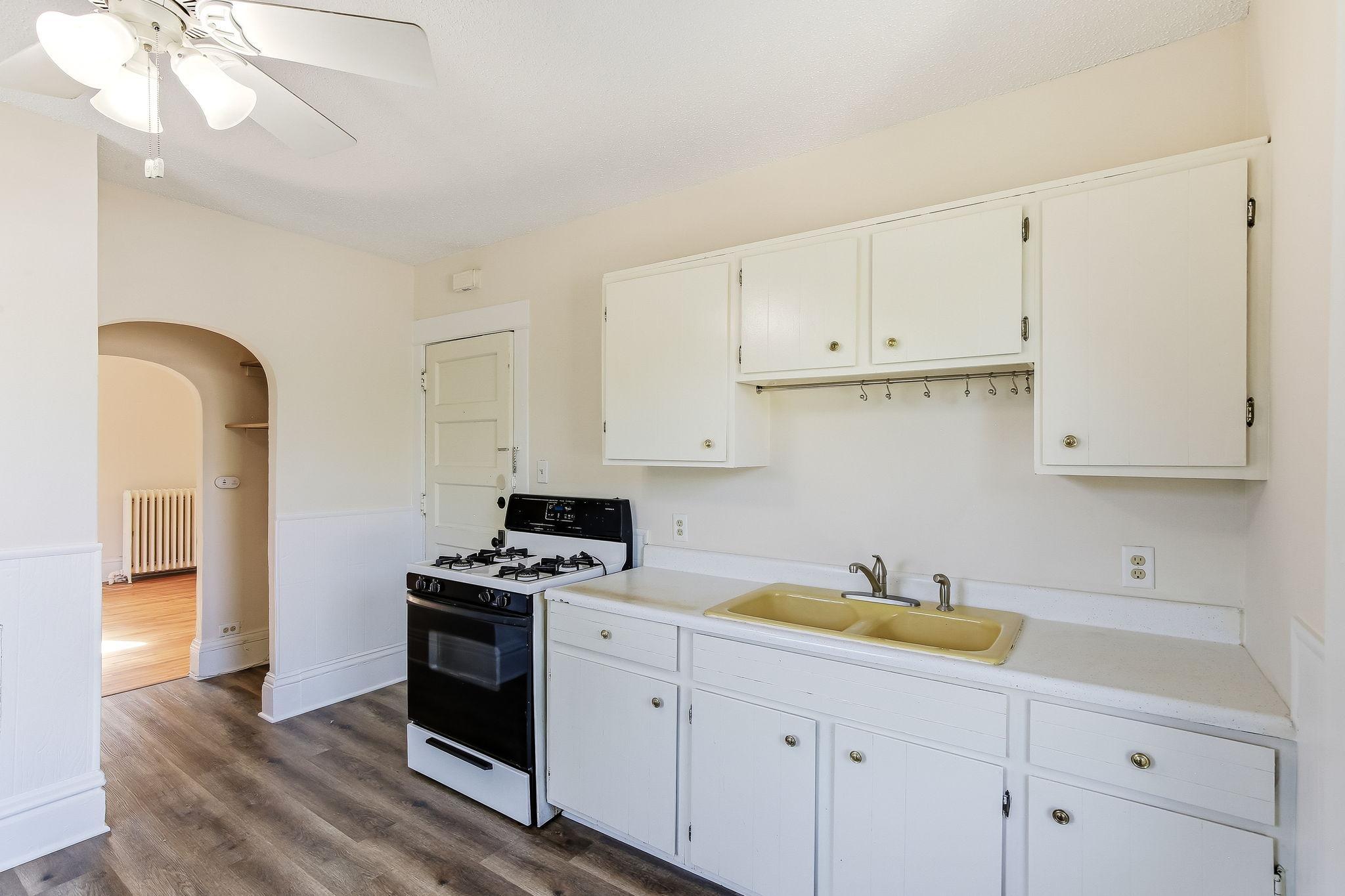 852 Ashland Avenue Property Photo 20