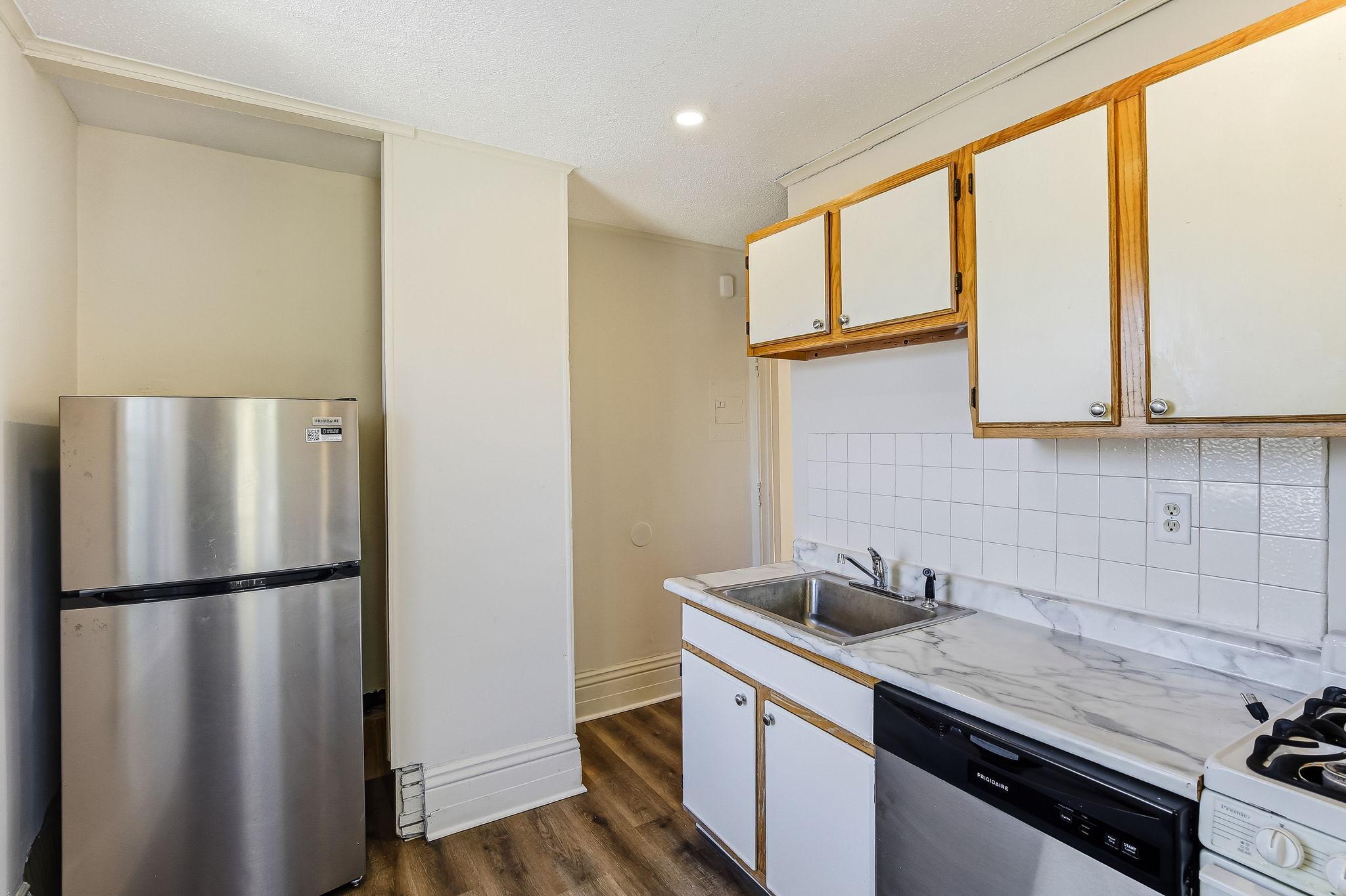 852 Ashland Avenue Property Photo 28