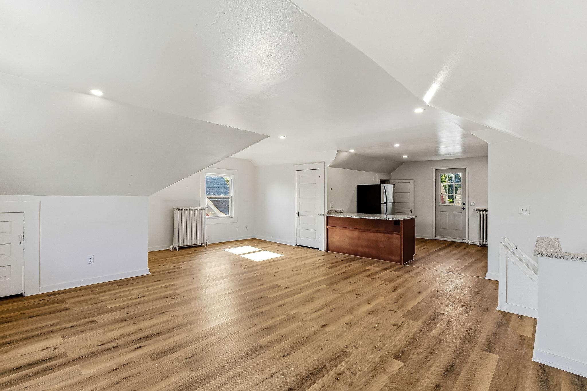 852 Ashland Avenue Property Photo 30