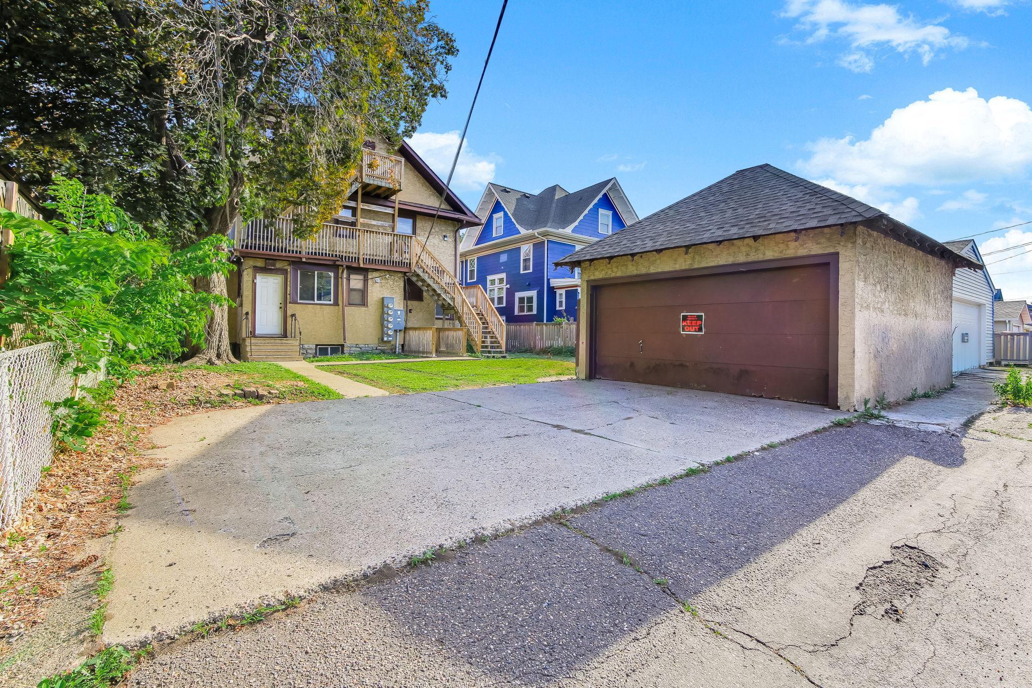 852 Ashland Avenue Property Photo 35