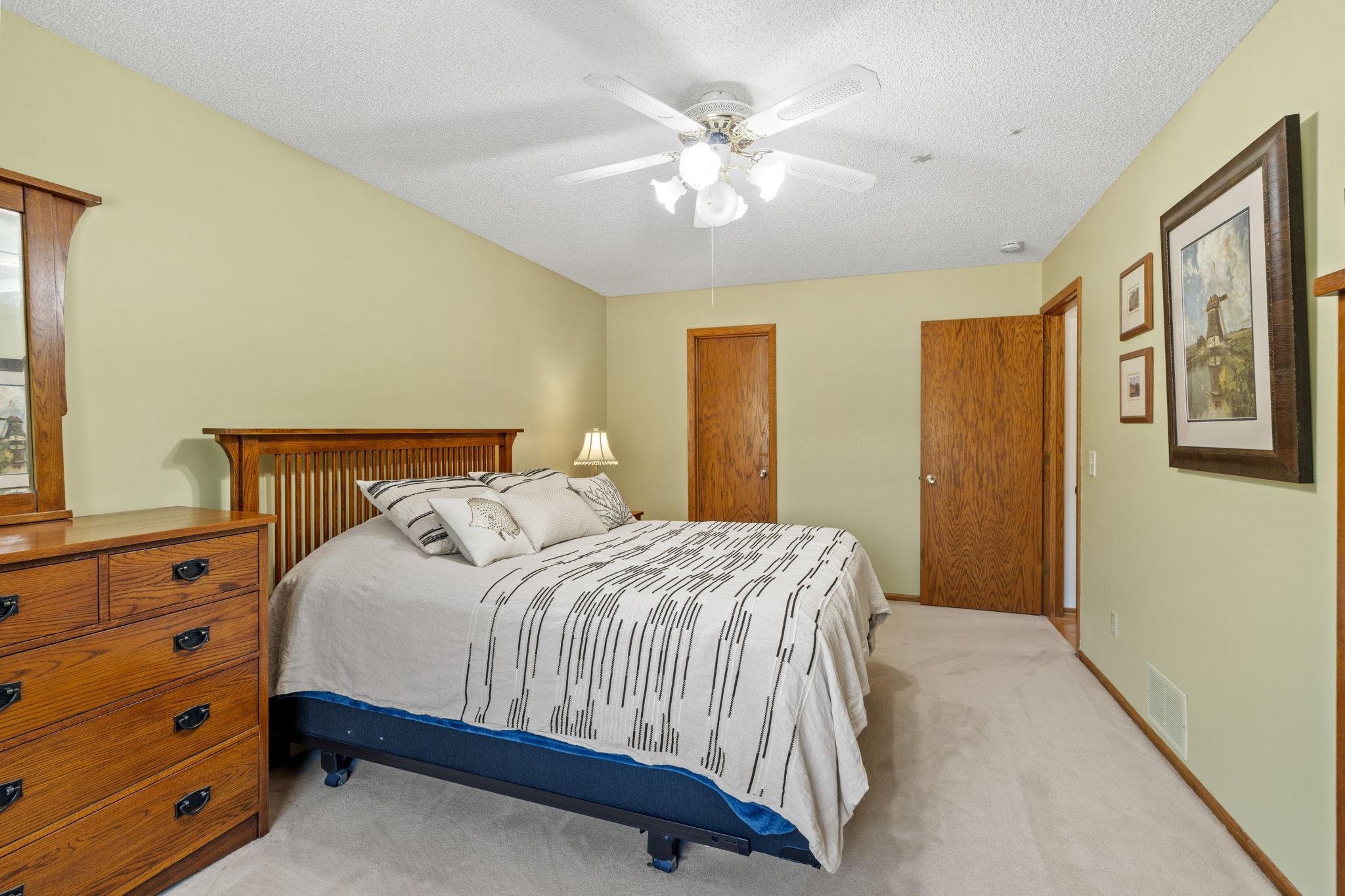 9952 107th Avenue N Property Photo 12