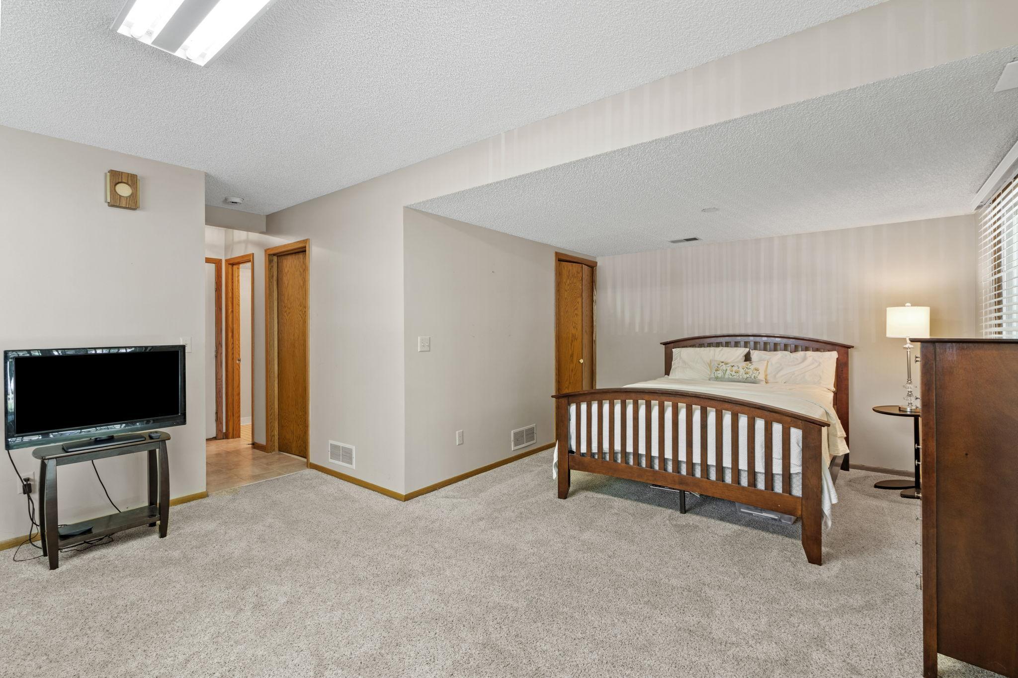 9952 107th Avenue N Property Photo 15