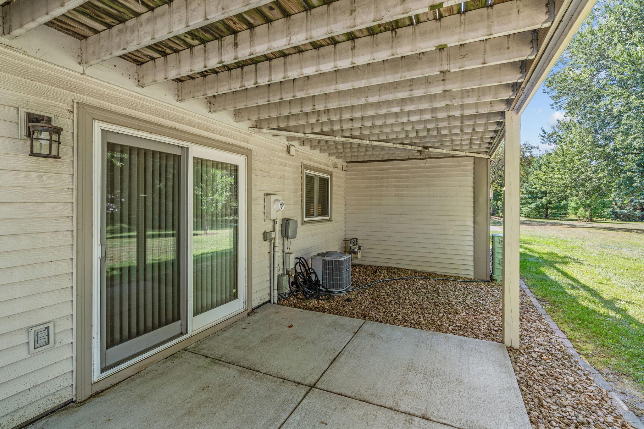 9952 107th Avenue N Property Photo 18