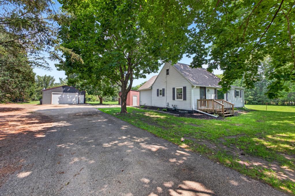 3225 Pinewood Road Se Property Photo 1