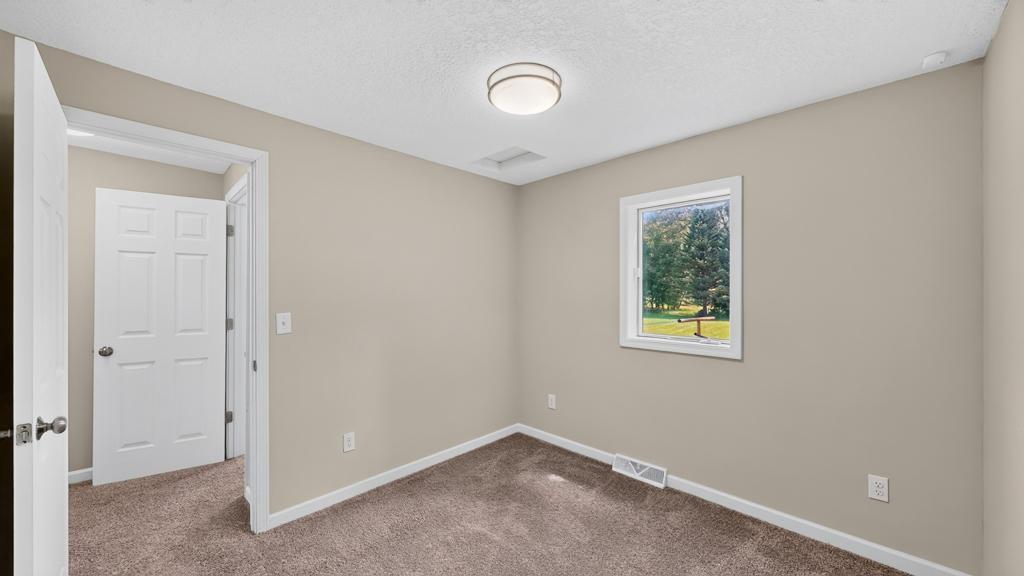3225 Pinewood Road Se Property Photo 15