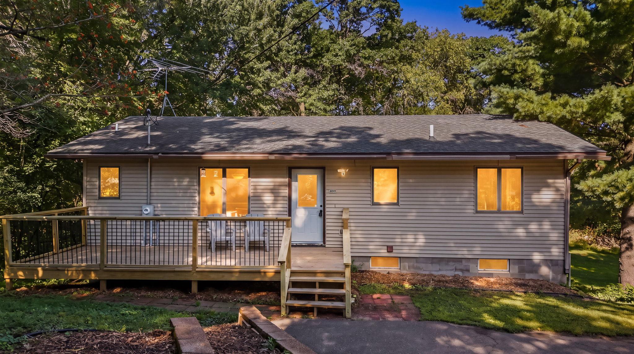 699 1st Street E Property Photo 1