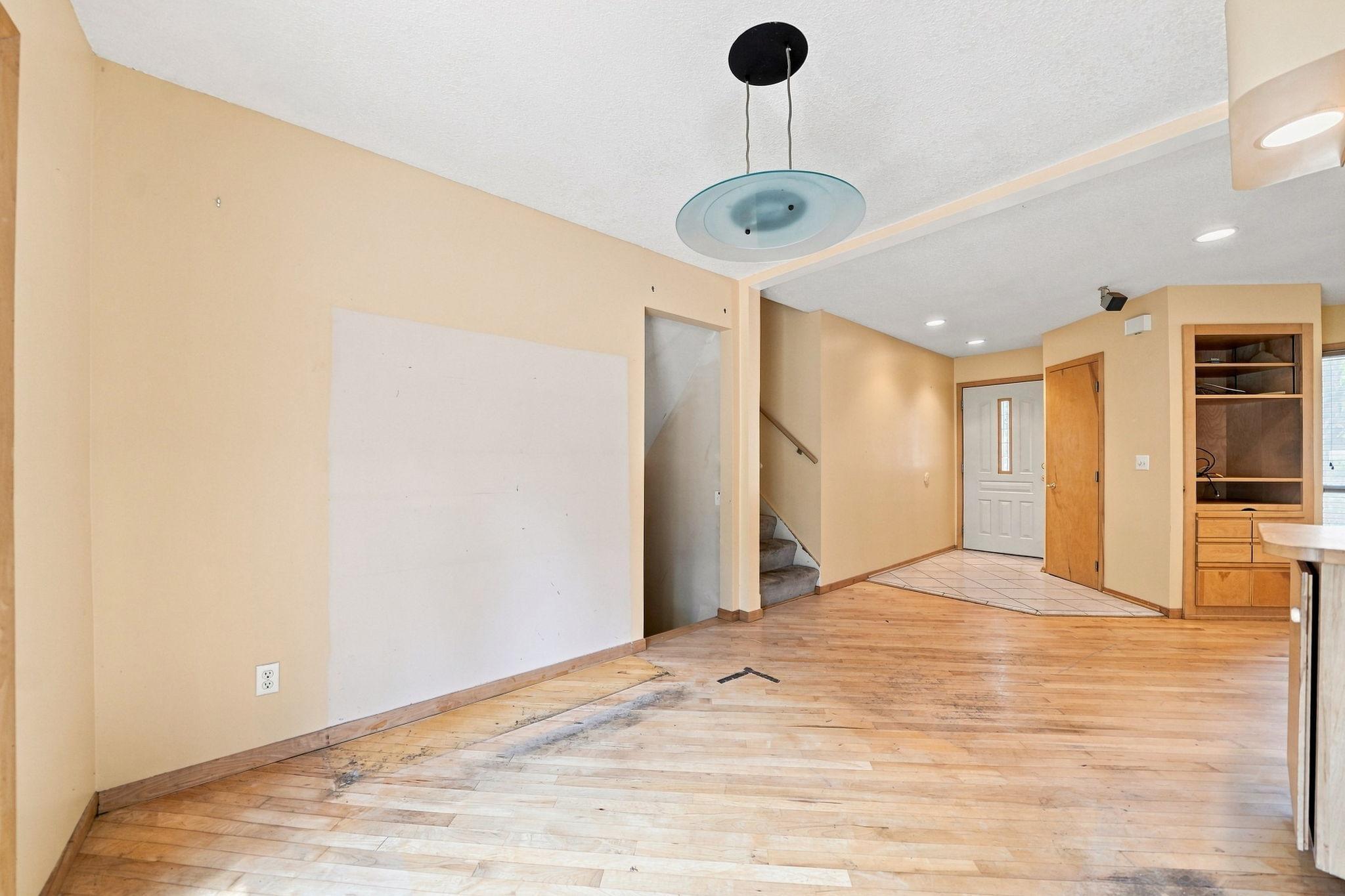 2527 Interlachen Drive Property Photo 12