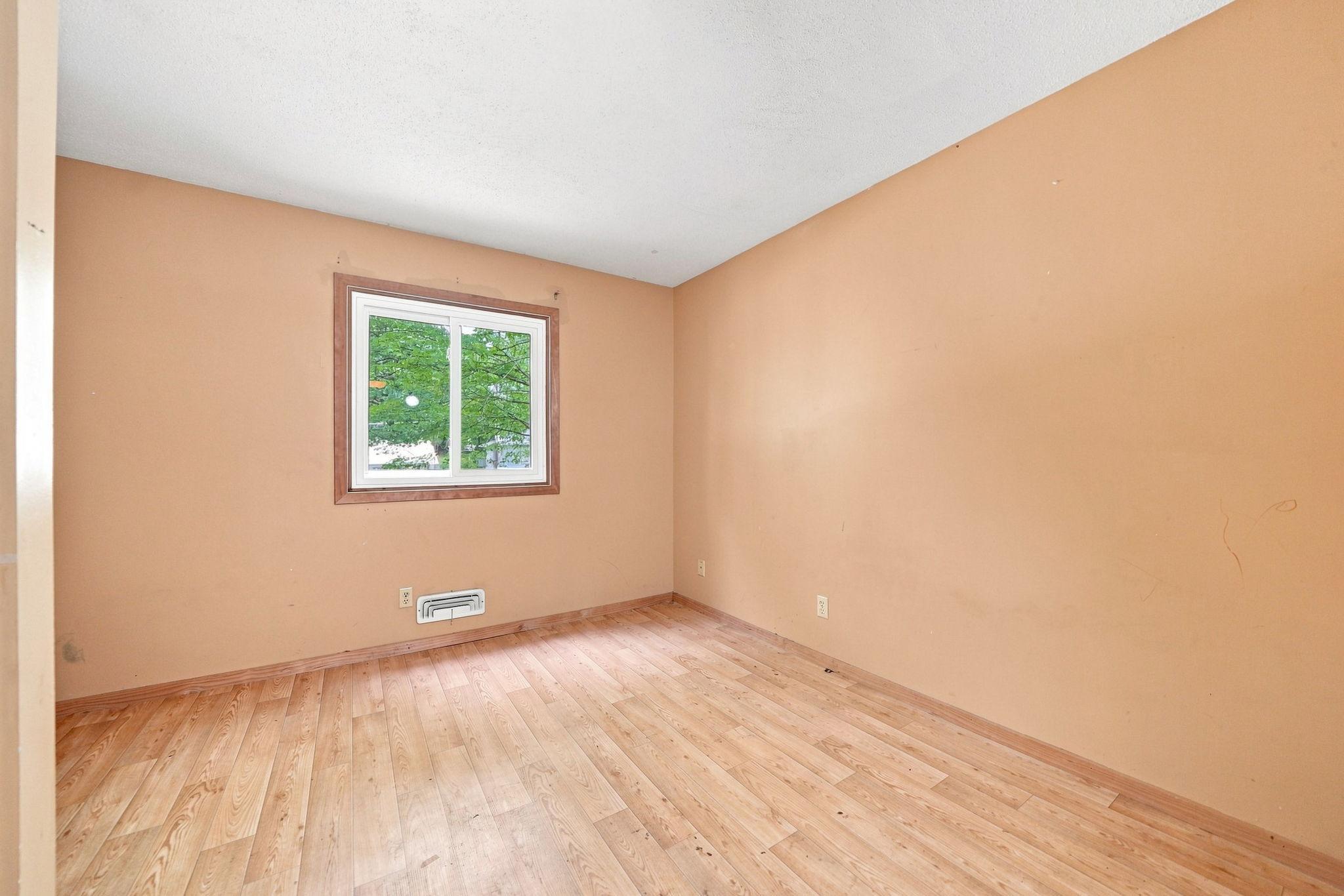 2527 Interlachen Drive Property Photo 14