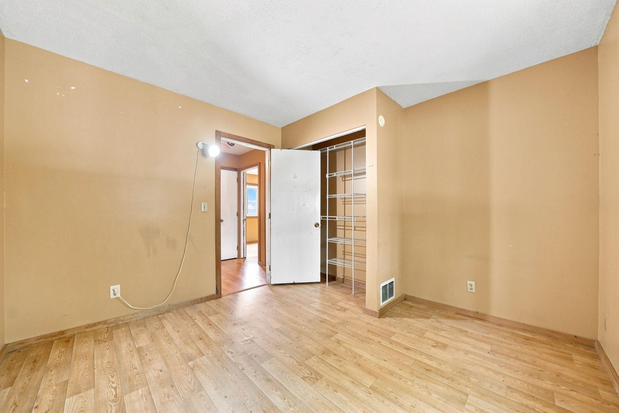 2527 Interlachen Drive Property Photo 15