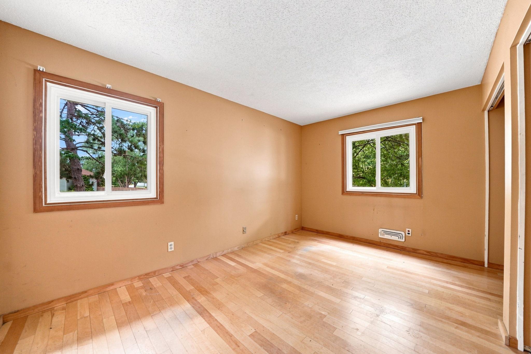 2527 Interlachen Drive Property Photo 16