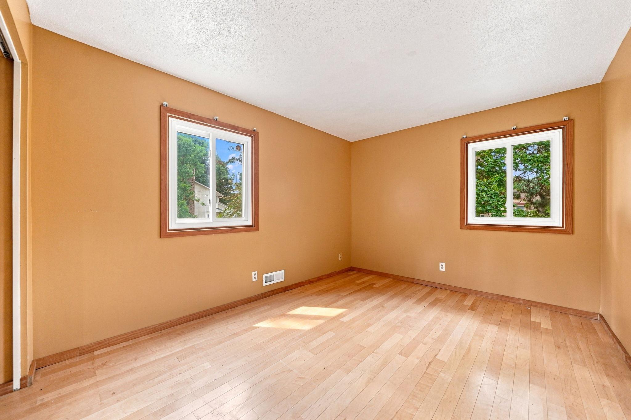 2527 Interlachen Drive Property Photo 18