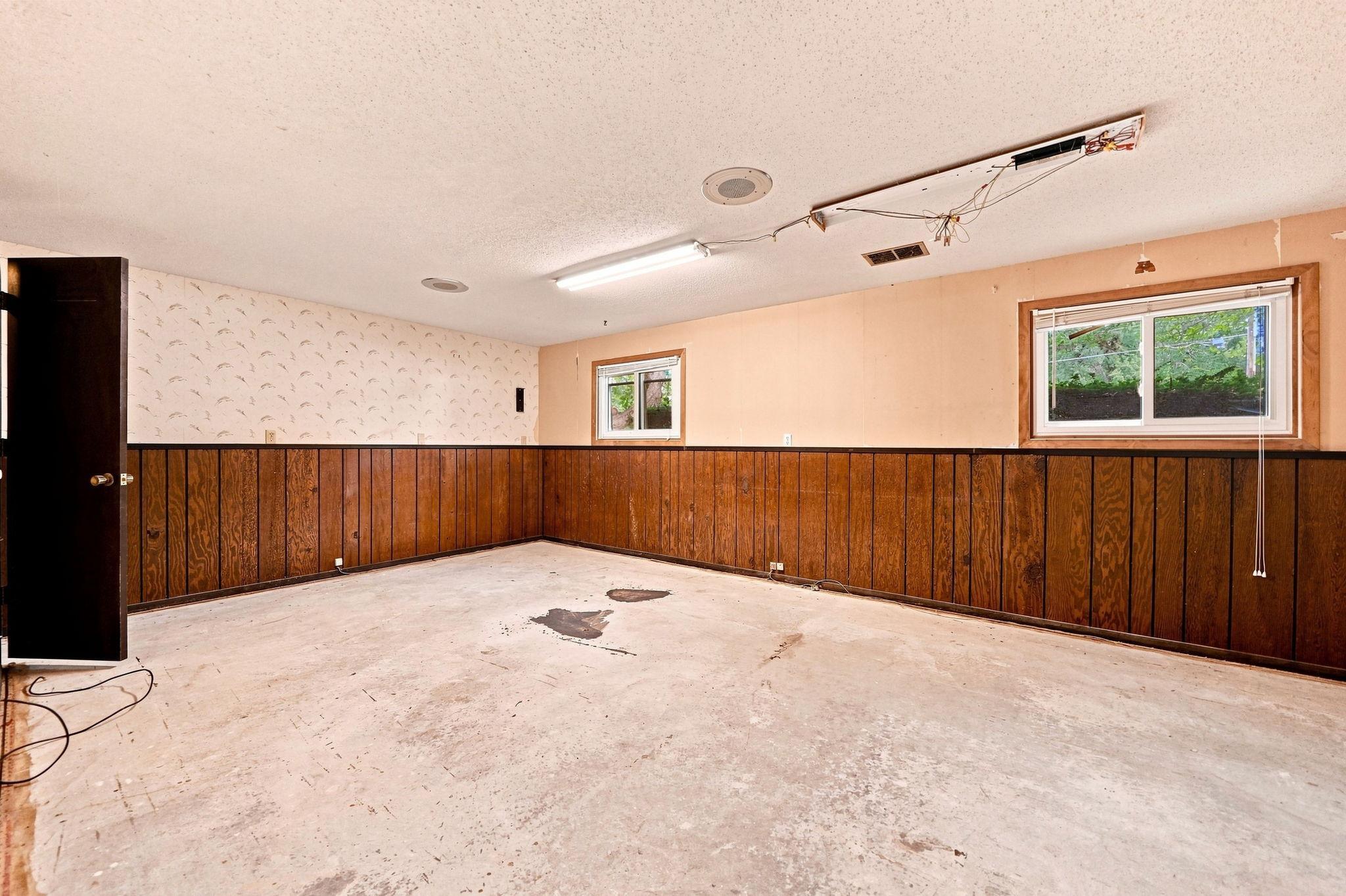 2527 Interlachen Drive Property Photo 20