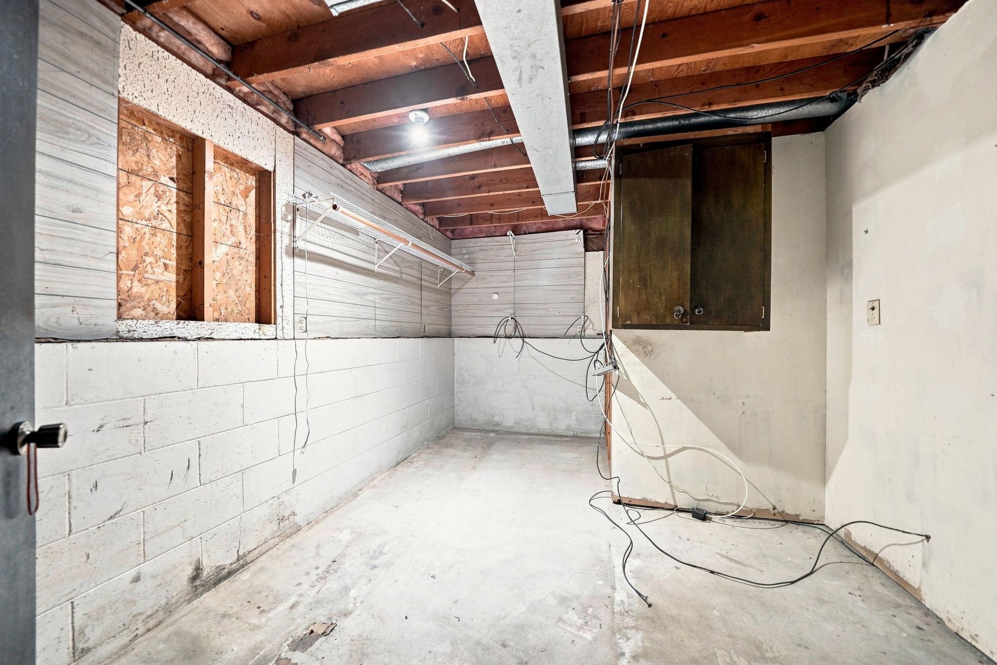 2527 Interlachen Drive Property Photo 25