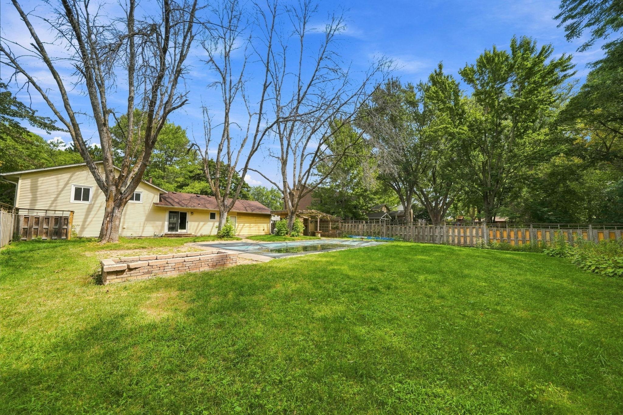 2527 Interlachen Drive Property Photo 31