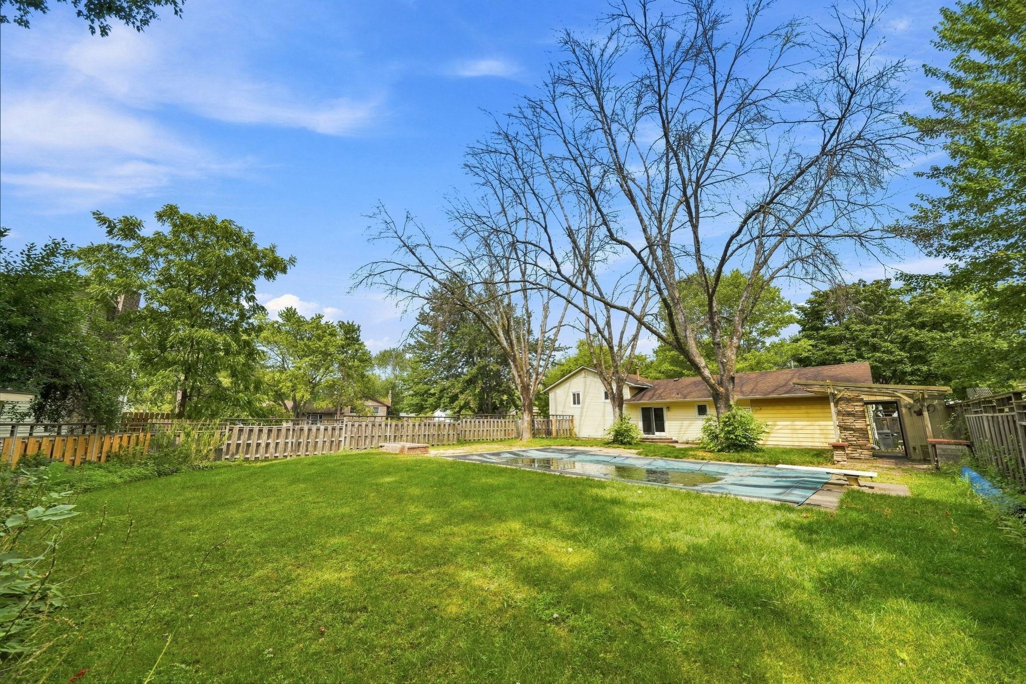 2527 Interlachen Drive Property Photo 33
