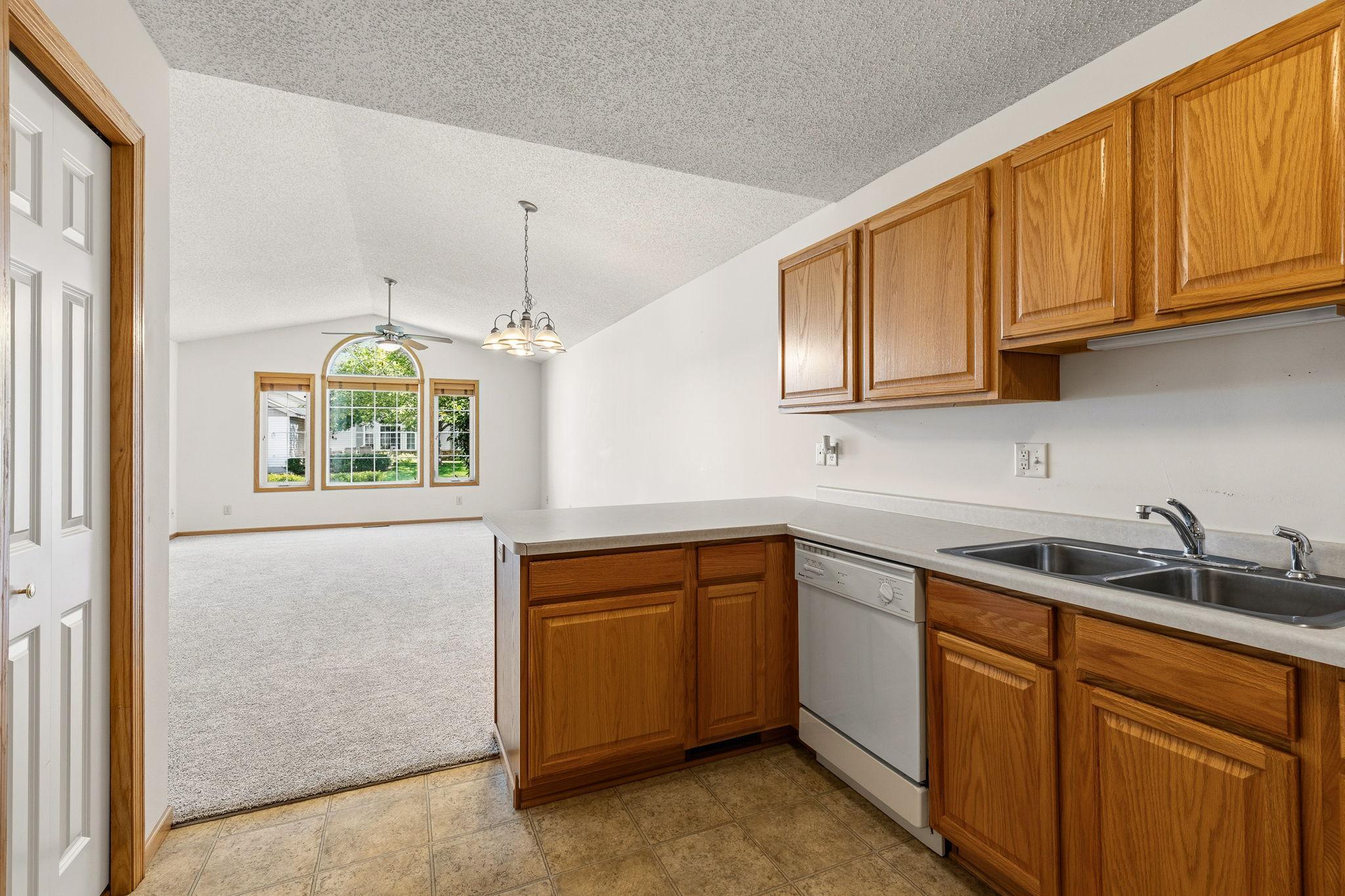 105 Bridgewater Trail Property Photo 14