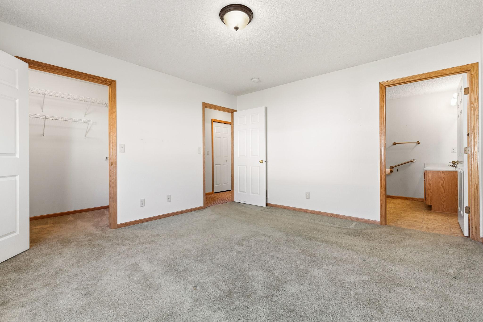 105 Bridgewater Trail Property Photo 16