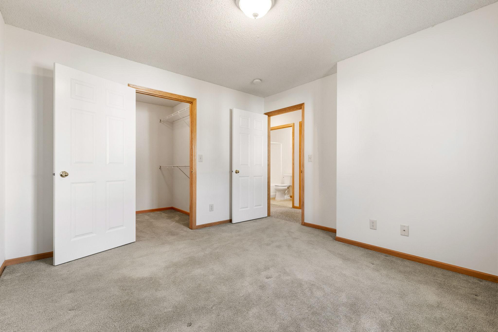105 Bridgewater Trail Property Photo 18