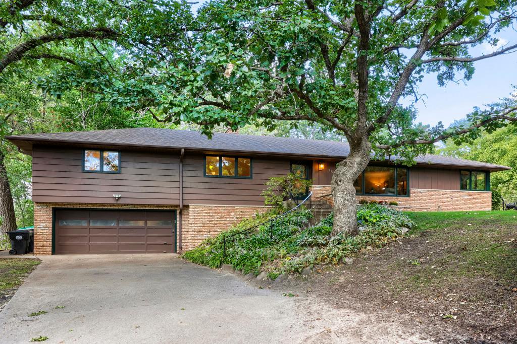 332 Floral Drive W Property Photo 1
