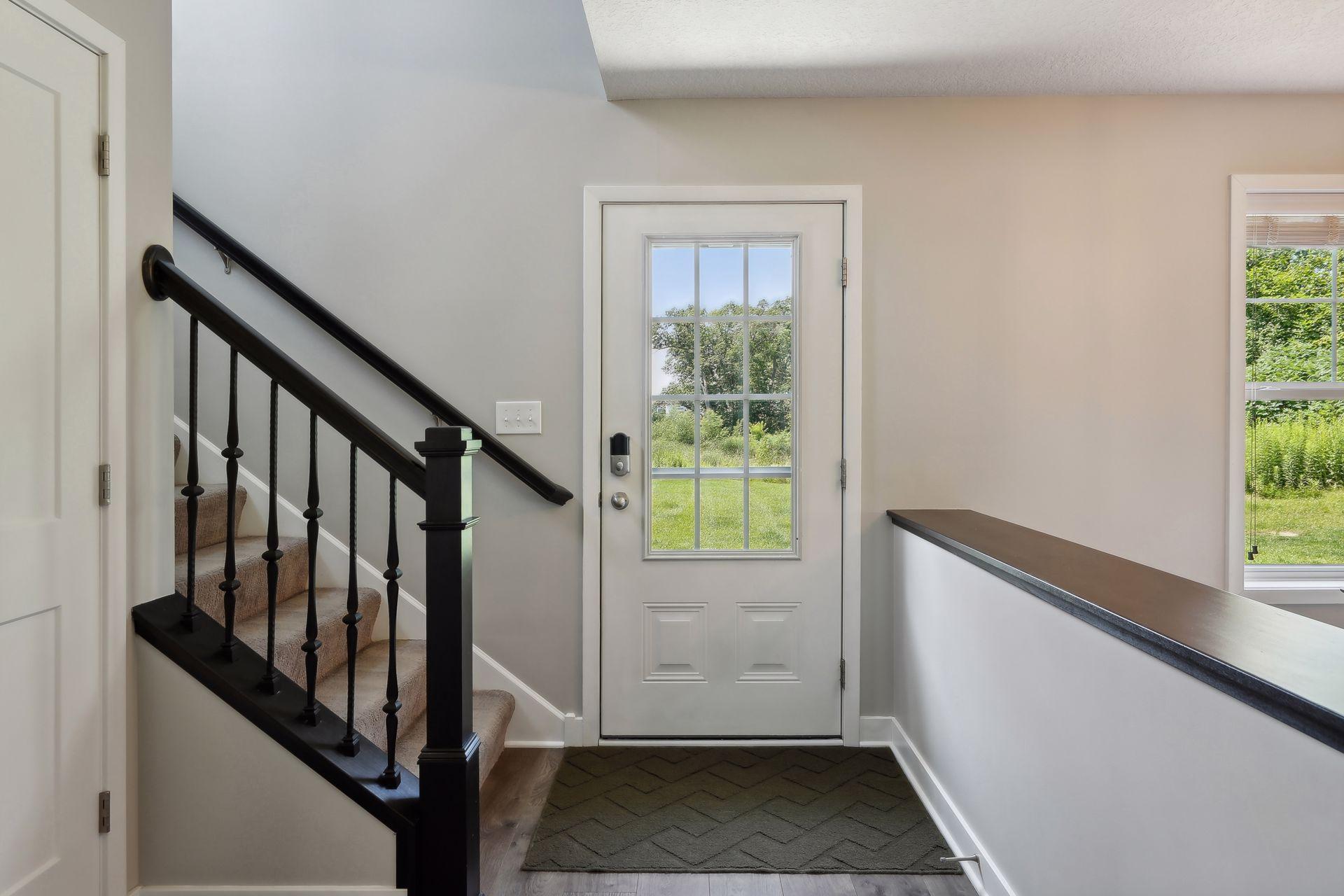 5840 Moonlight Way Ne Property Photo 4