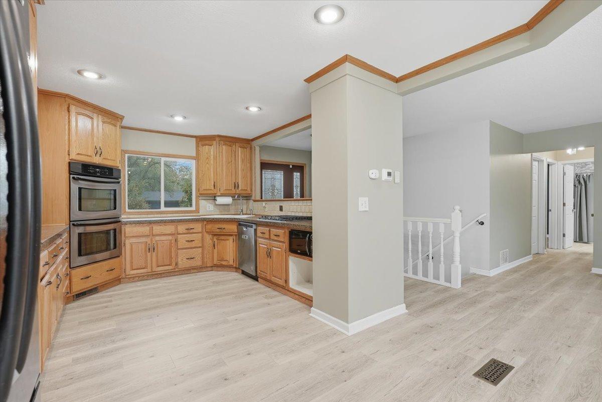 2602 Hawthorne Lane Property Photo 11