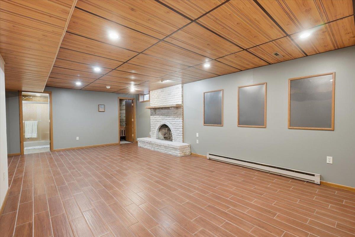 2602 Hawthorne Lane Property Photo 22