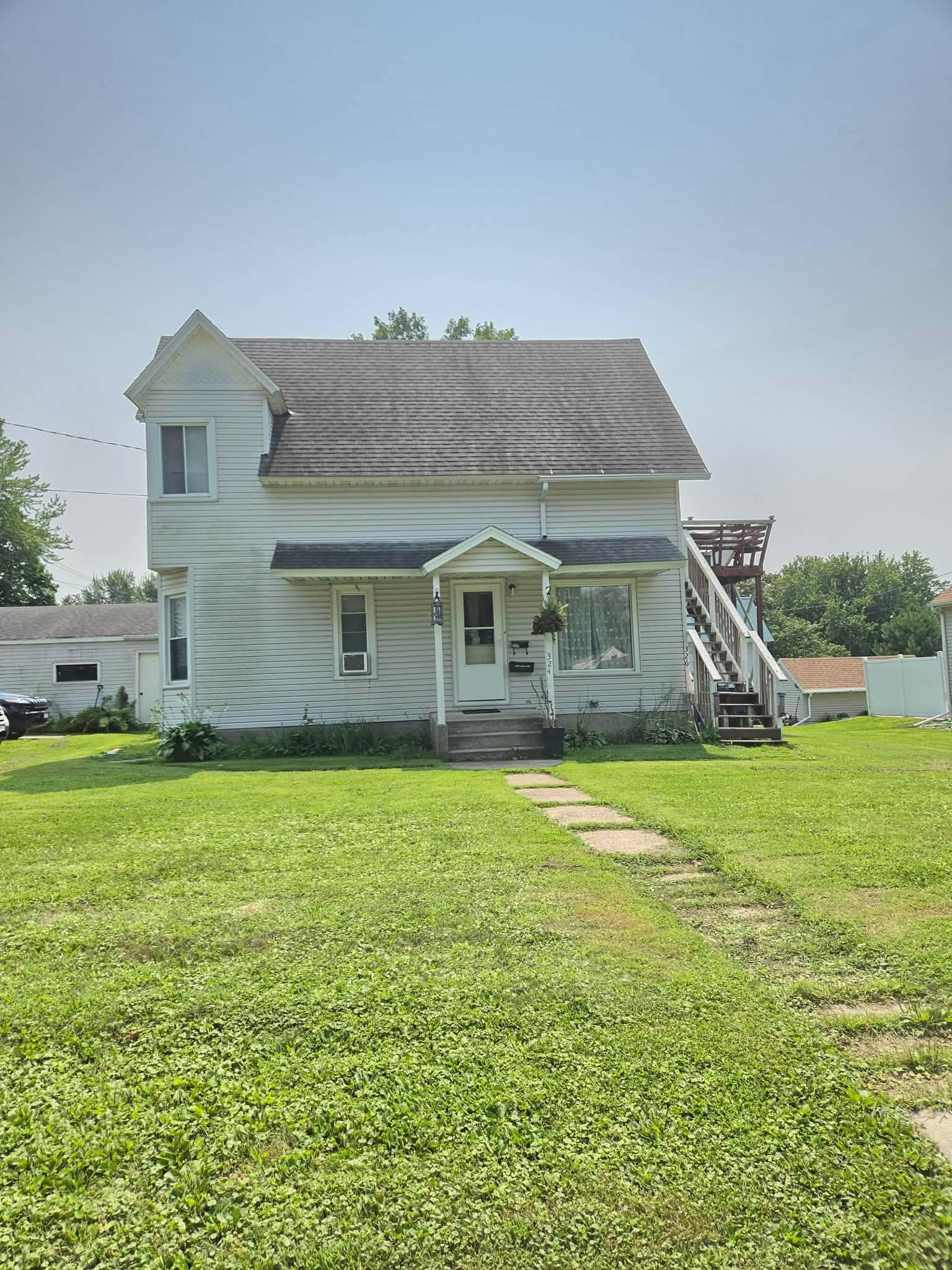 324 E 5th Street Property Photo 1