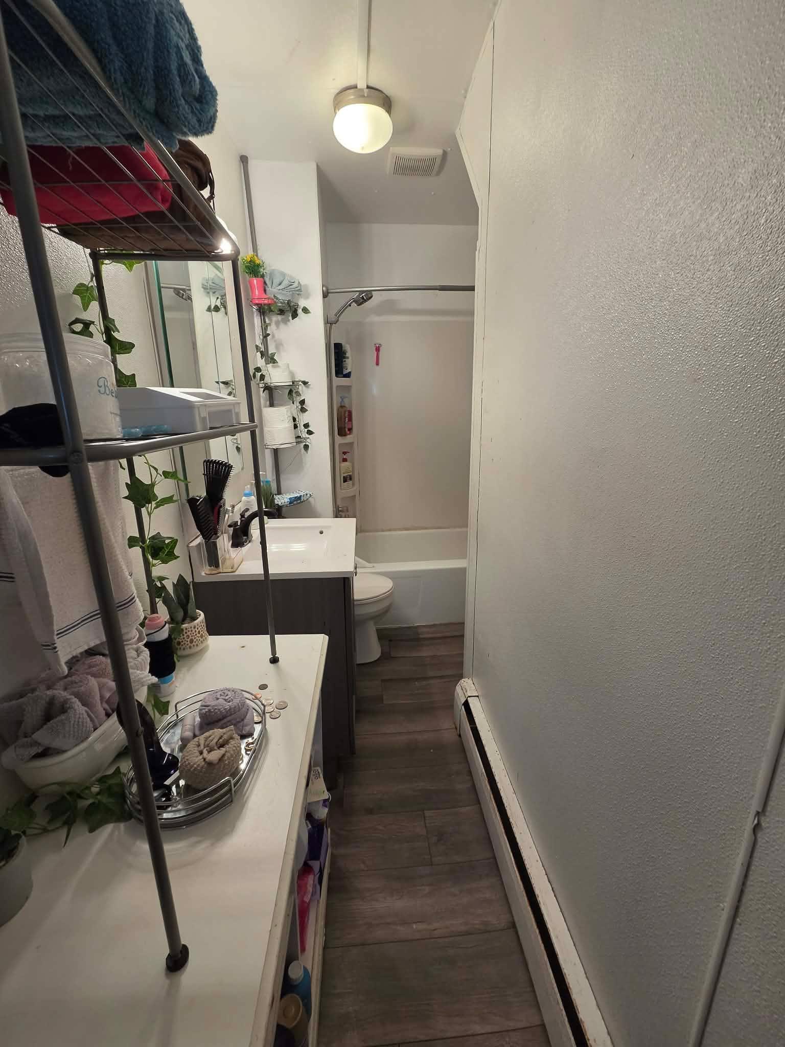 324 E 5th Street Property Photo 8