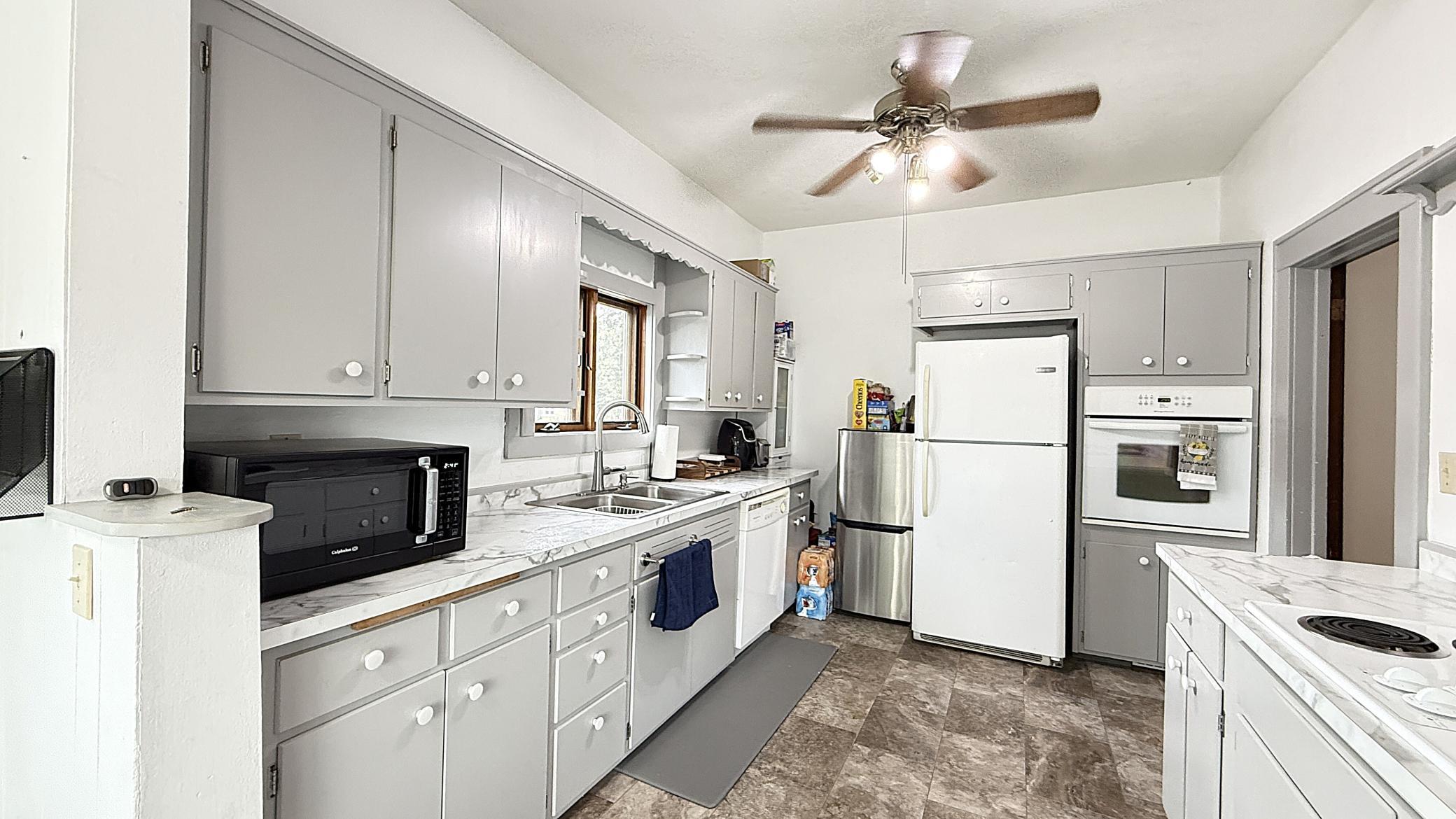 135 5th Avenue Property Photo 21