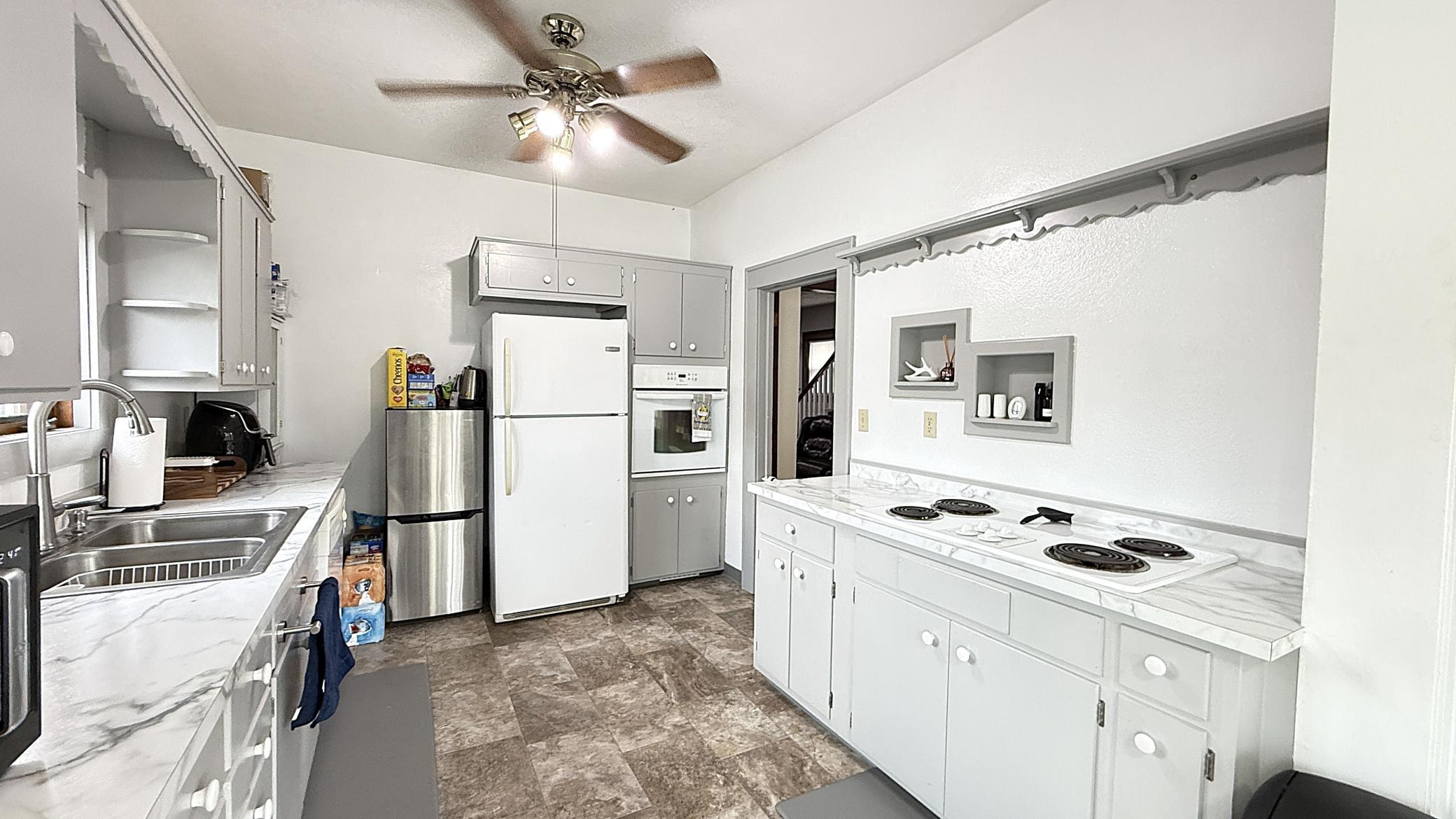 135 5th Avenue Property Photo 22