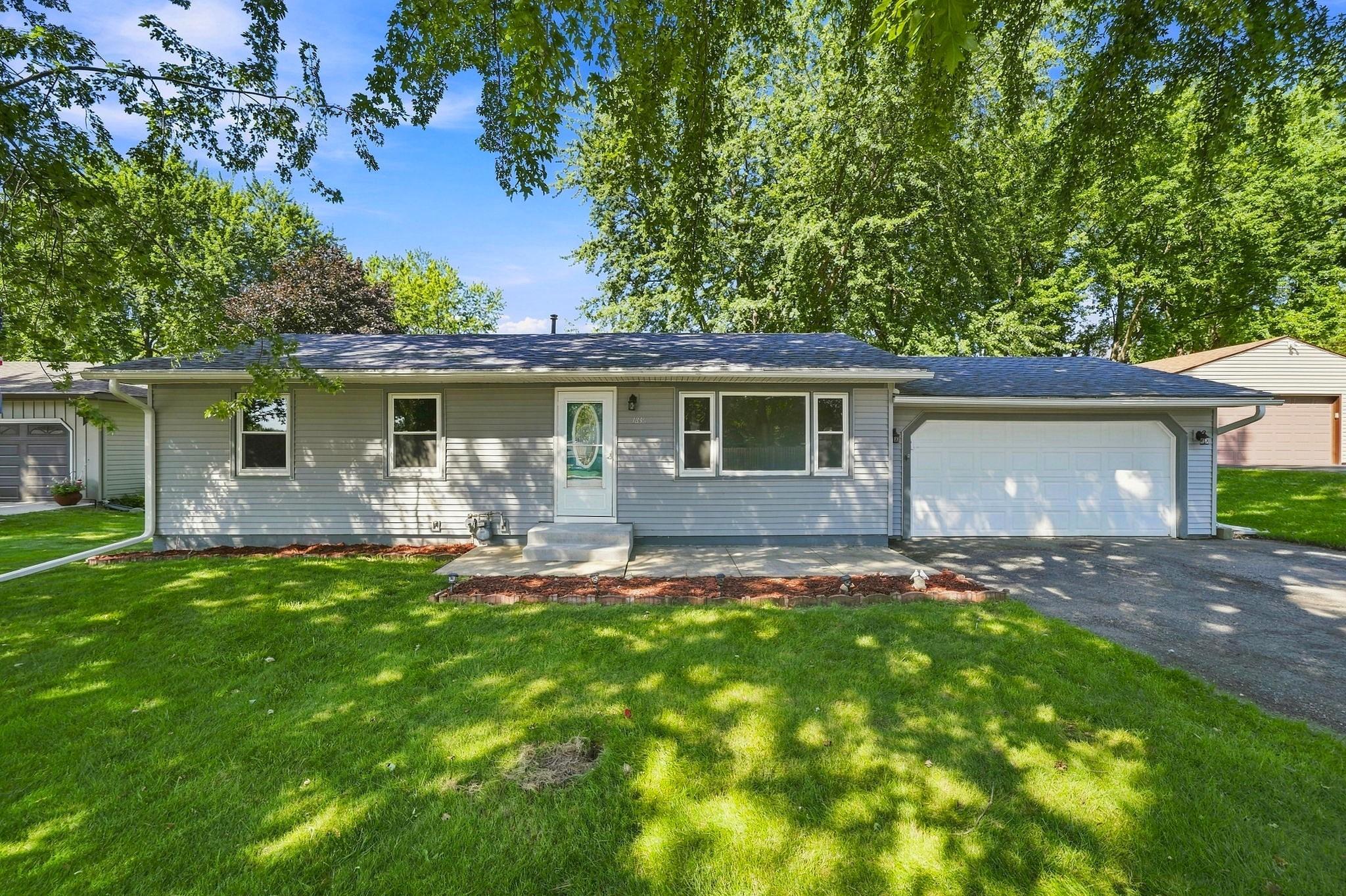 1836 Hemlock Avenue