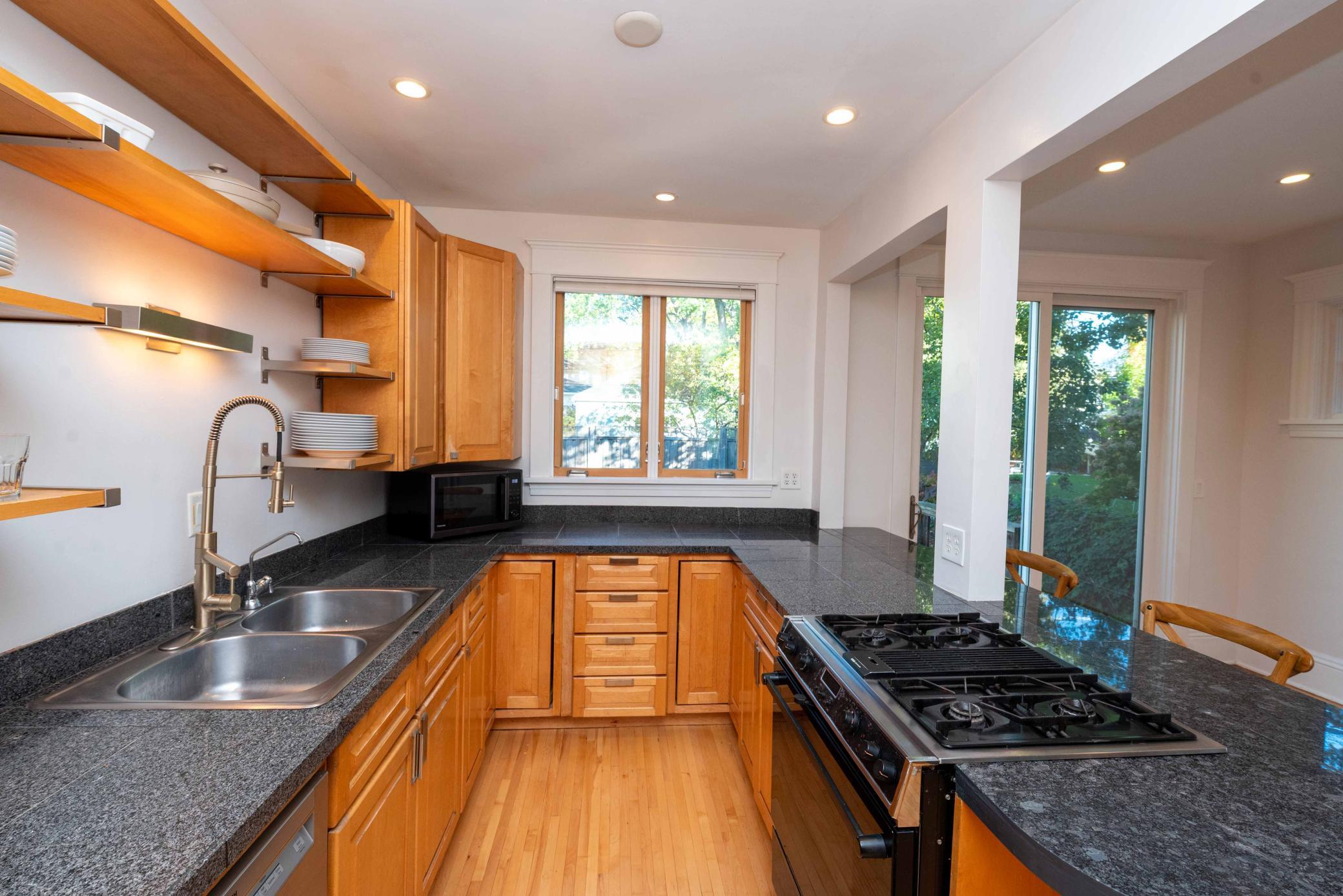 2503 Irving Avenue S Property Photo 11
