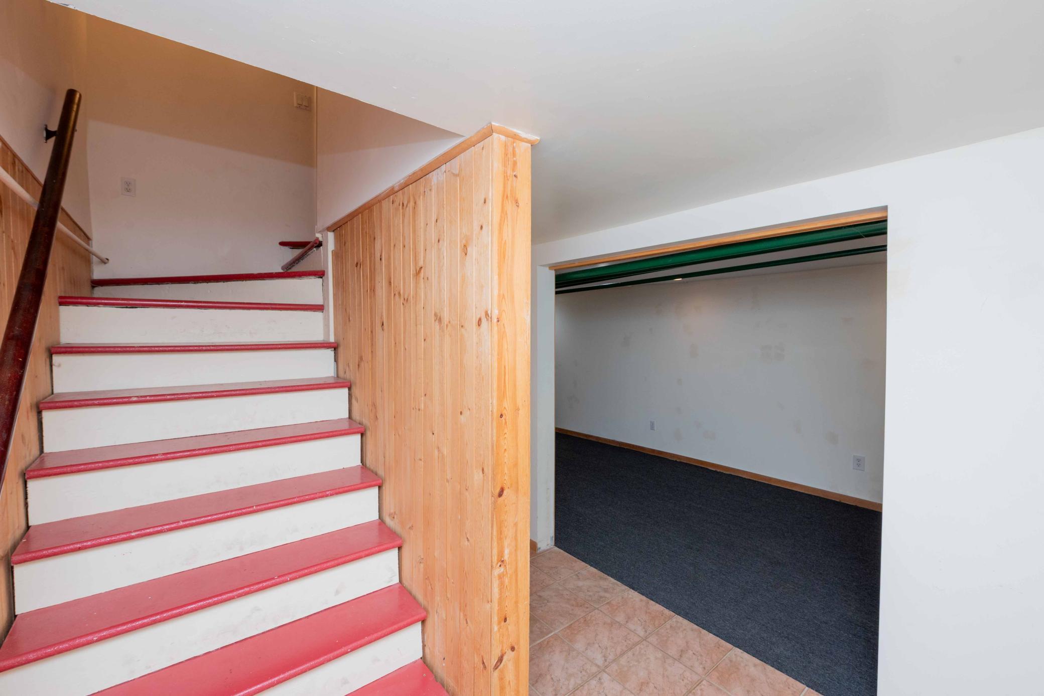2503 Irving Avenue S Property Photo 37