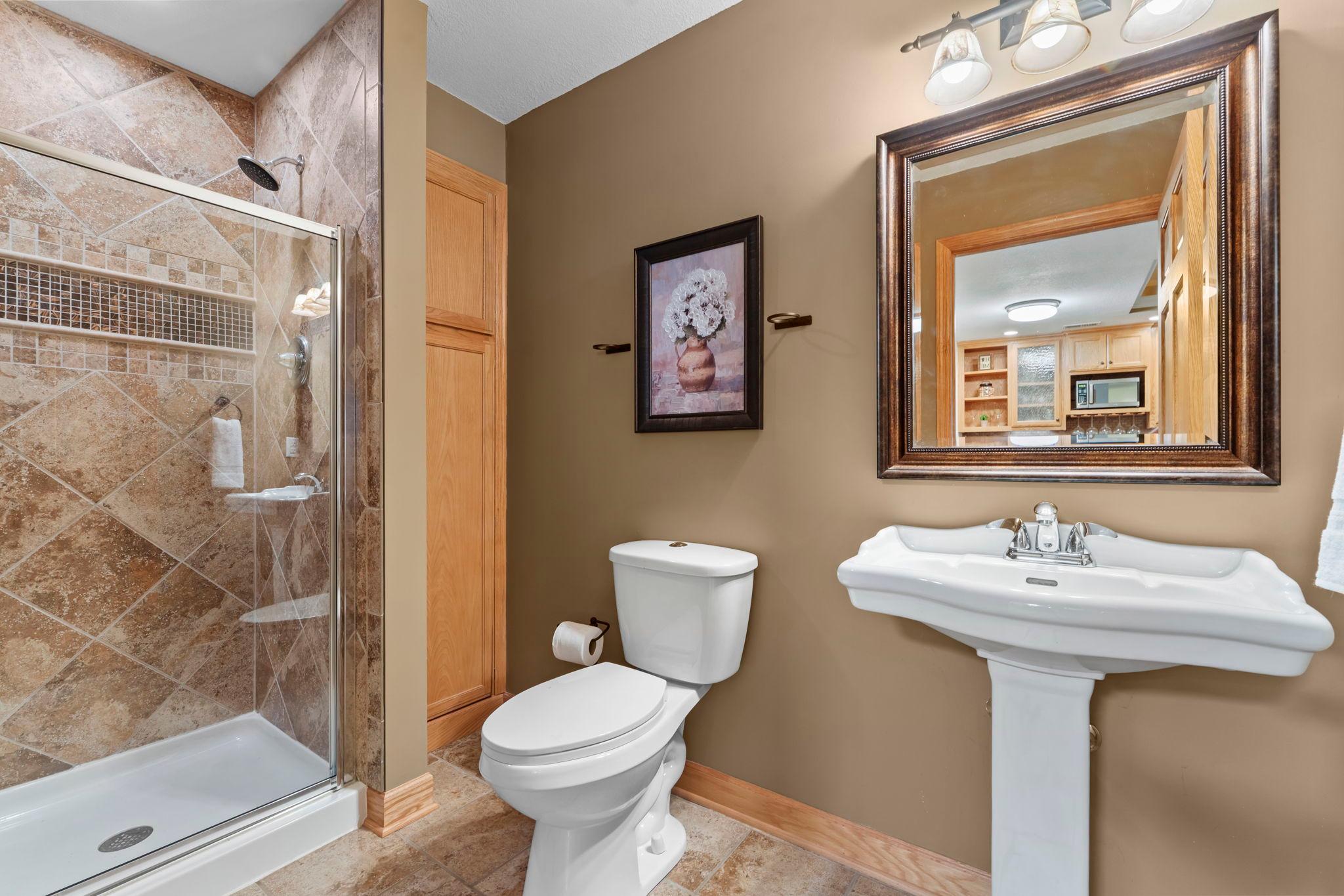 921 Bridle Creek Drive Property Photo 33