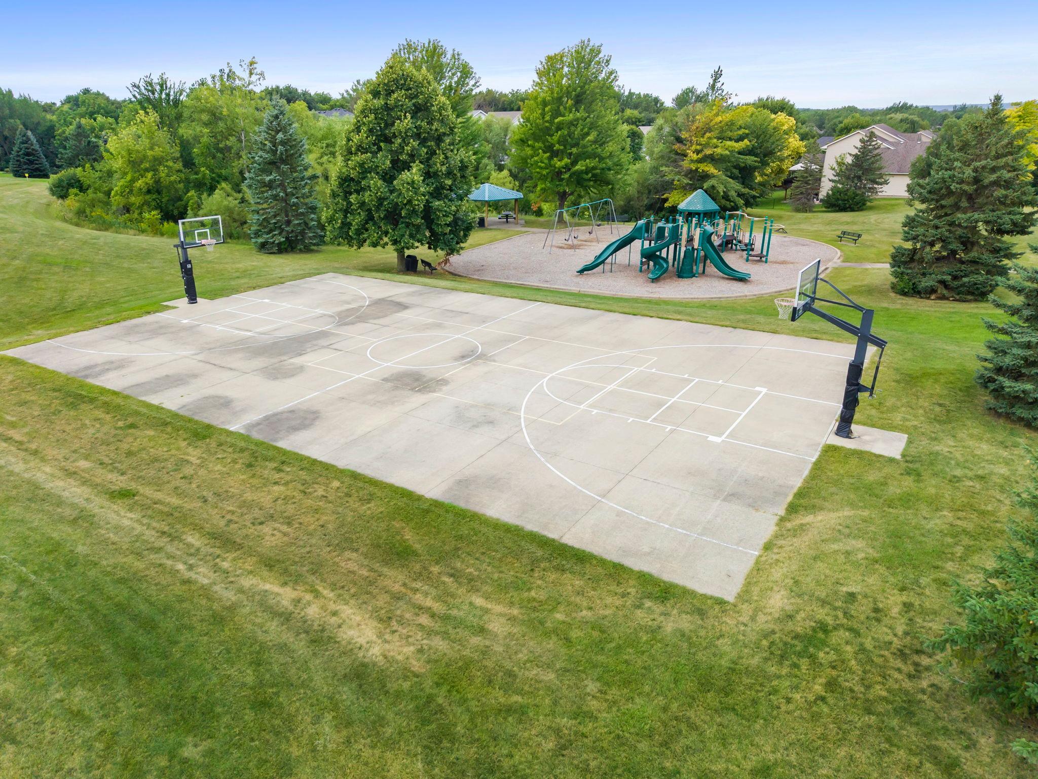 921 Bridle Creek Drive Property Photo 40