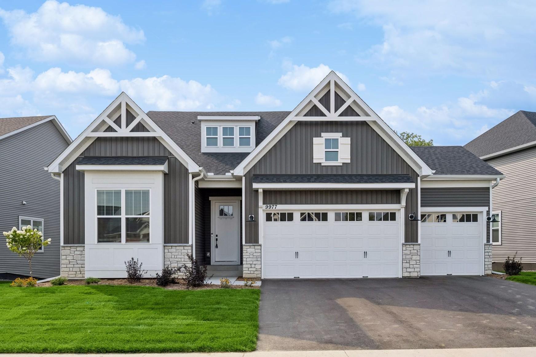 9977 Jack Pine Lane Property Photo 1
