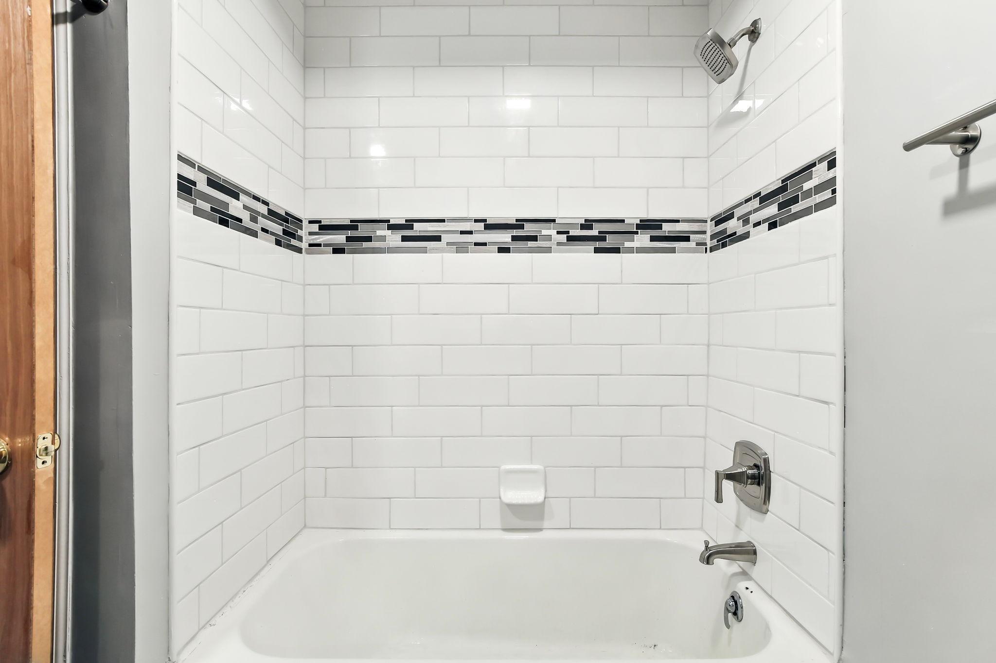 770 Viking Drive E Property Photo 9