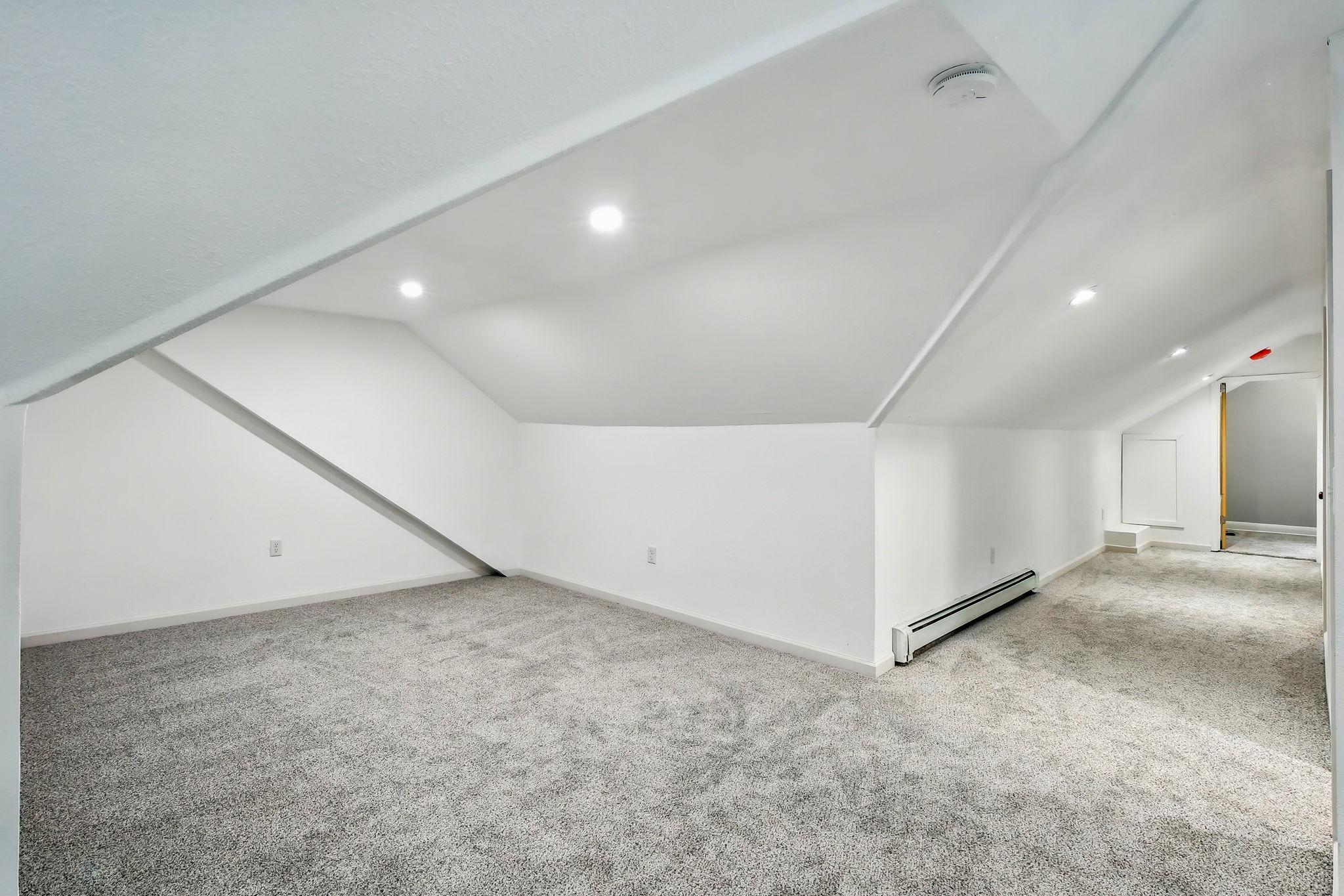 770 Viking Drive E Property Photo 15